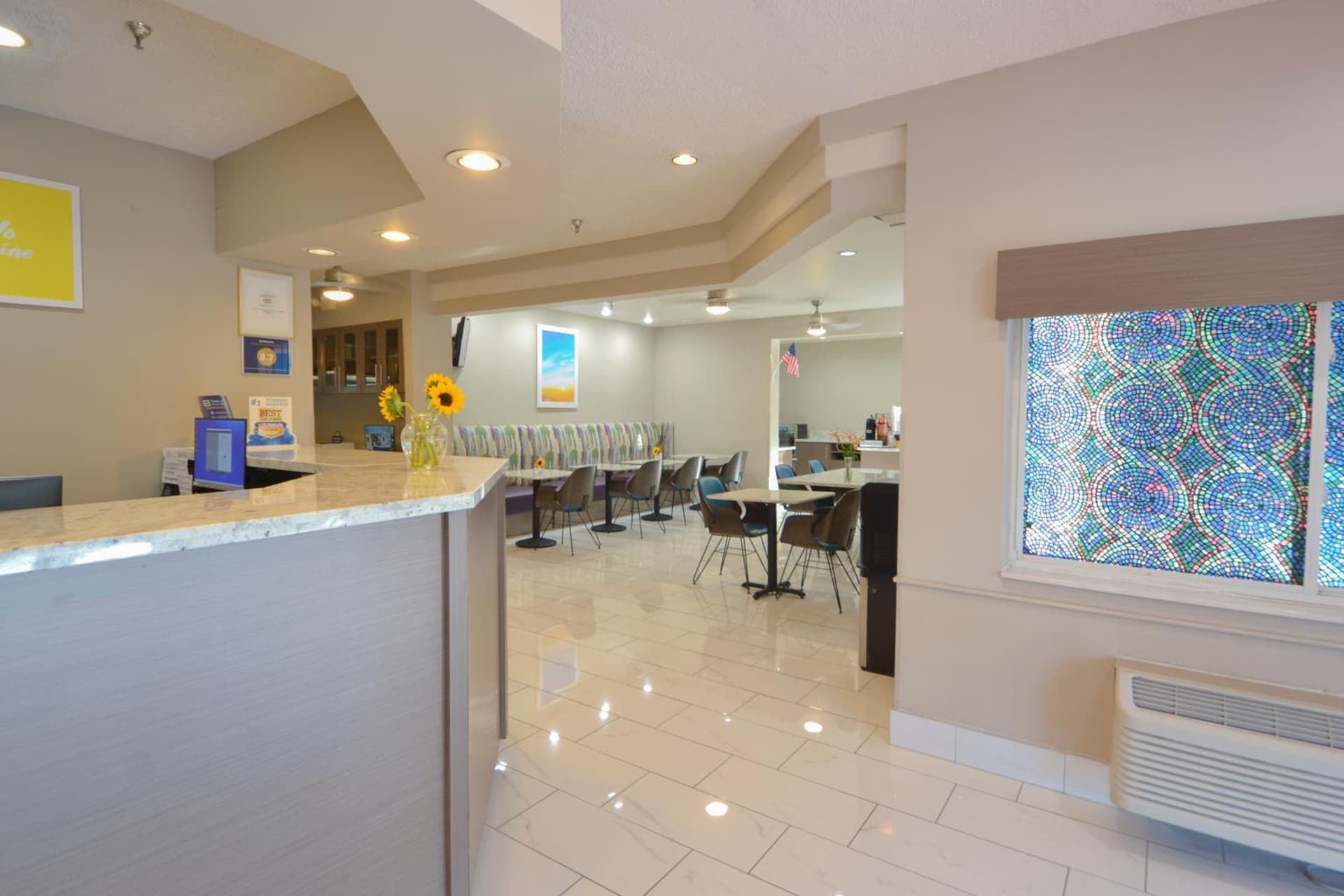 Days Inn & Suites by Wyndham Airport Albuquerque gallery photo in Albuquerque, NM — image 27