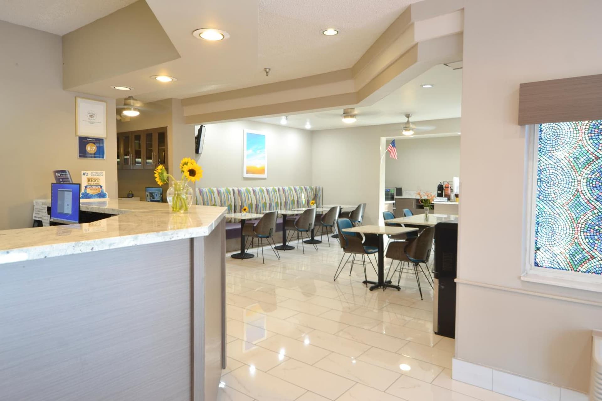 Days Inn & Suites by Wyndham Airport Albuquerque gallery photo in Albuquerque, NM — image 23