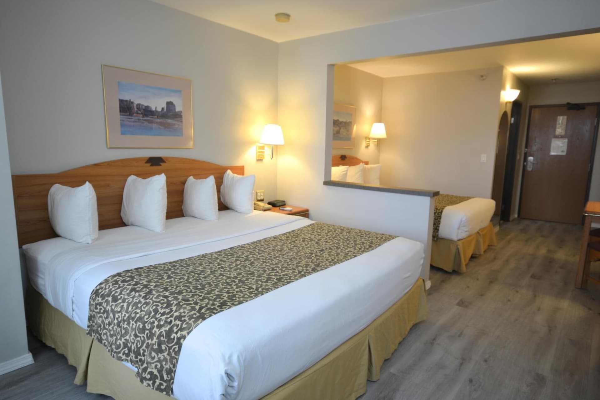 Days Inn & Suites by Wyndham Airport Albuquerque gallery photo in Albuquerque, NM — image 22