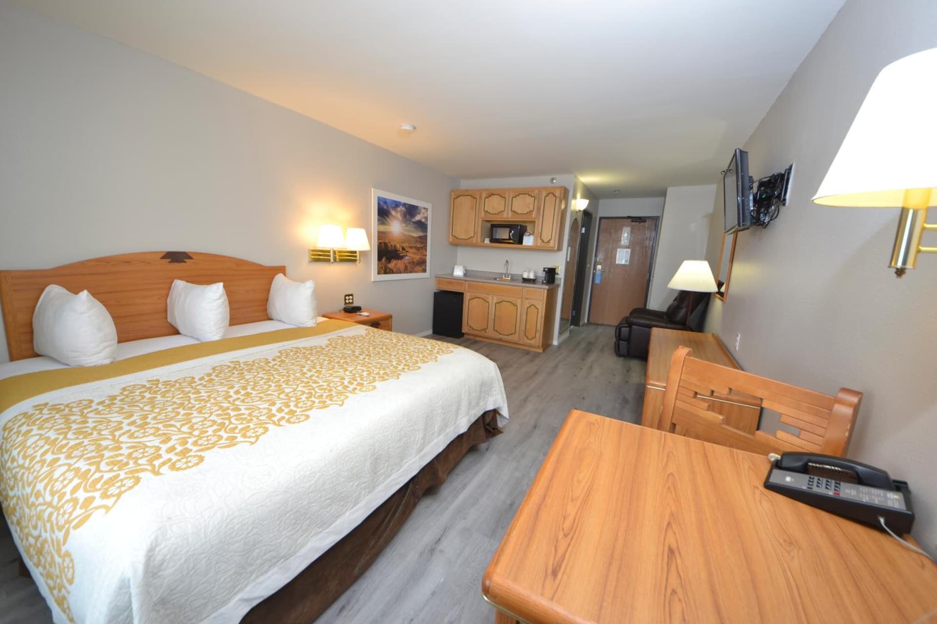 Days Inn & Suites by Wyndham Airport Albuquerque gallery photo in Albuquerque, NM — image 14