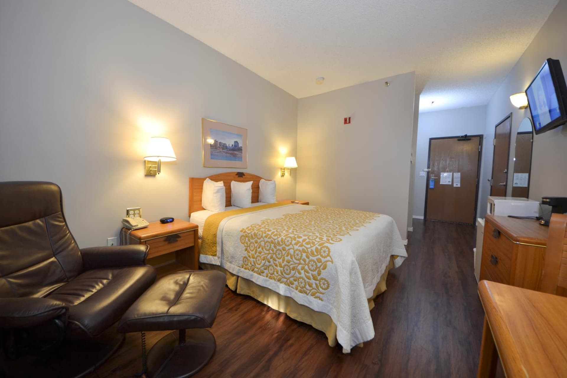 Days Inn & Suites by Wyndham Airport Albuquerque gallery photo in Albuquerque, NM — image 32