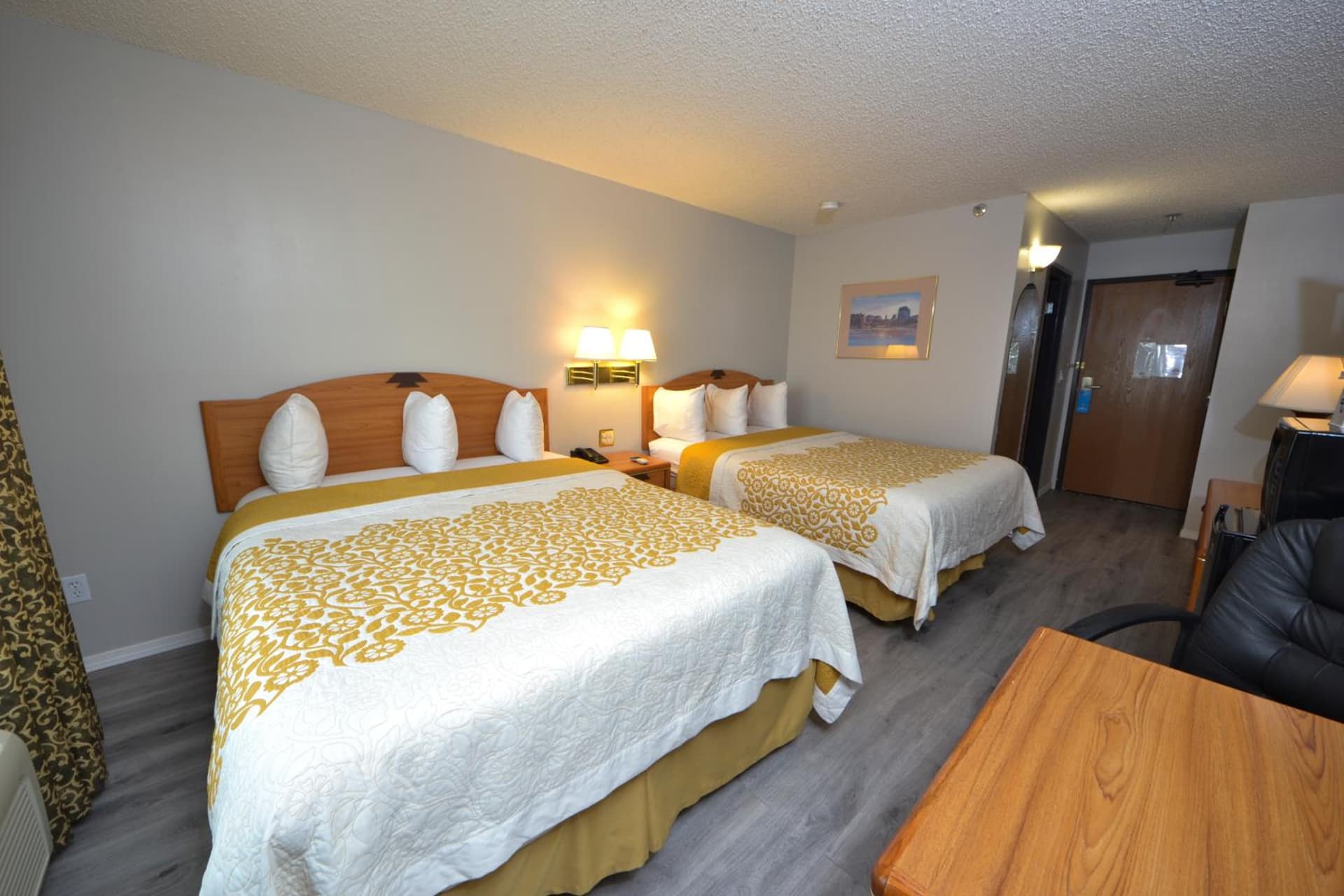 Days Inn & Suites by Wyndham Airport Albuquerque gallery photo in Albuquerque, NM — image 37