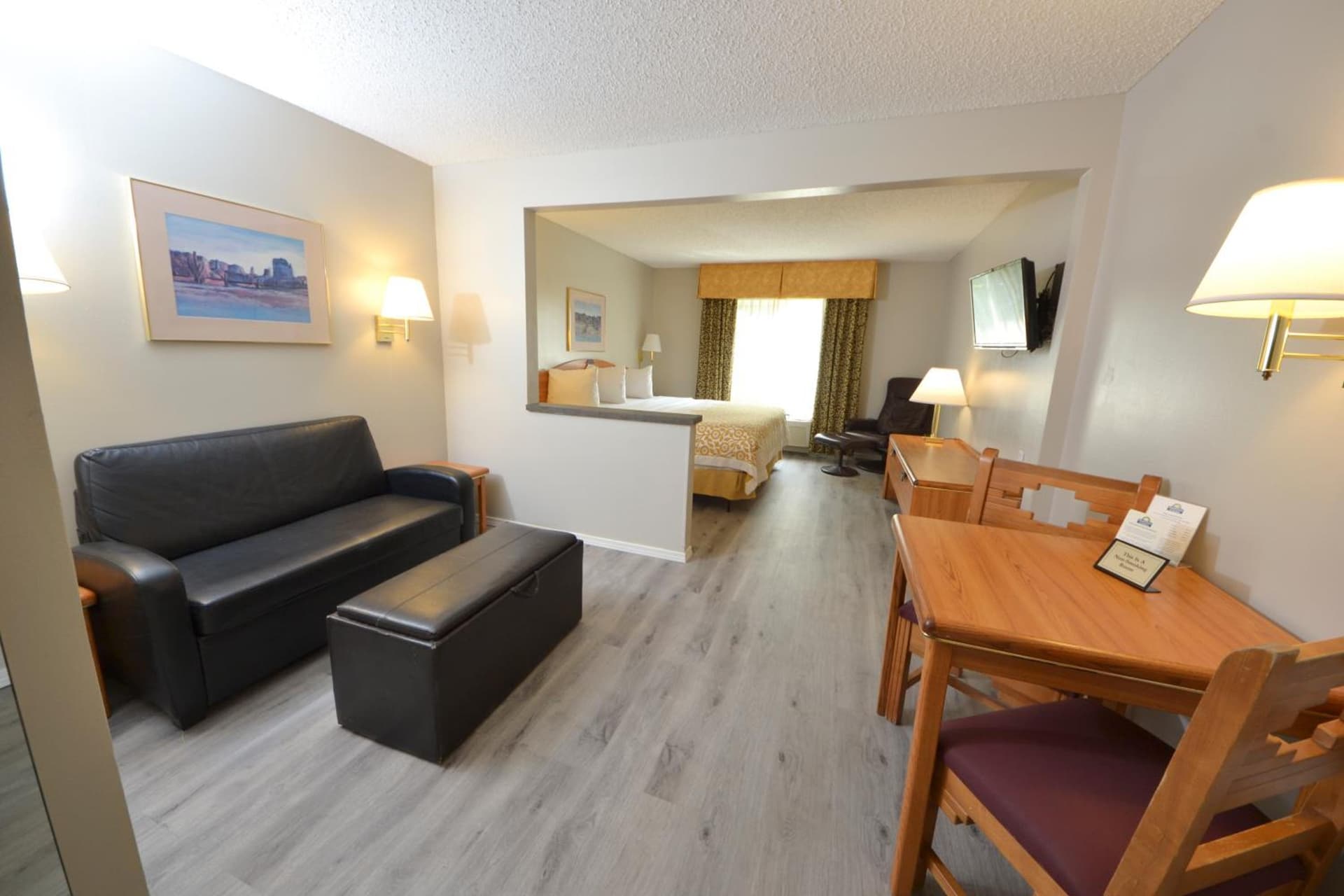 Days Inn & Suites by Wyndham Airport Albuquerque gallery photo in Albuquerque, NM — image 16