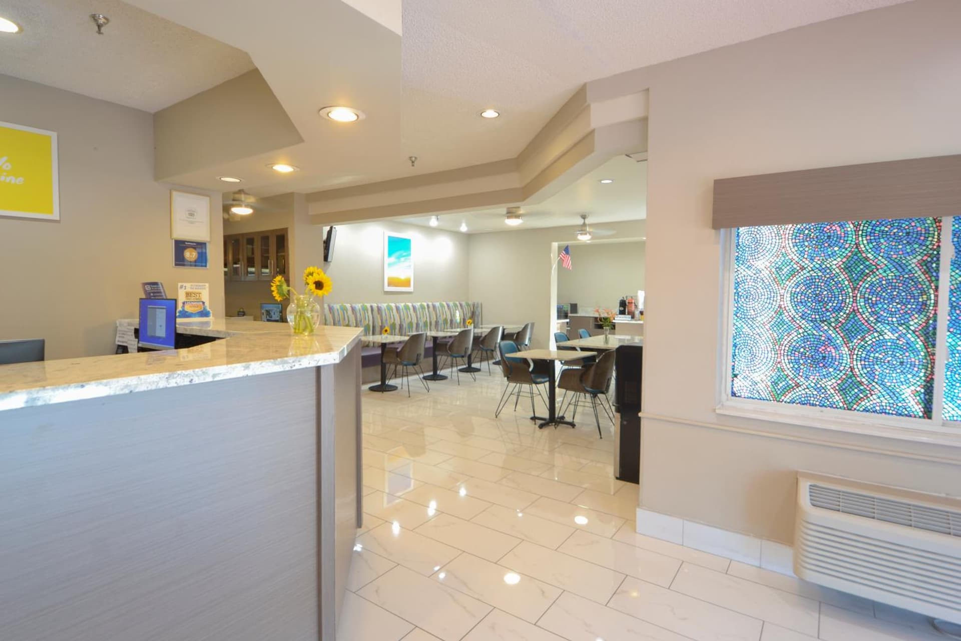 Days Inn & Suites by Wyndham Airport Albuquerque gallery photo in Albuquerque, NM — image 6