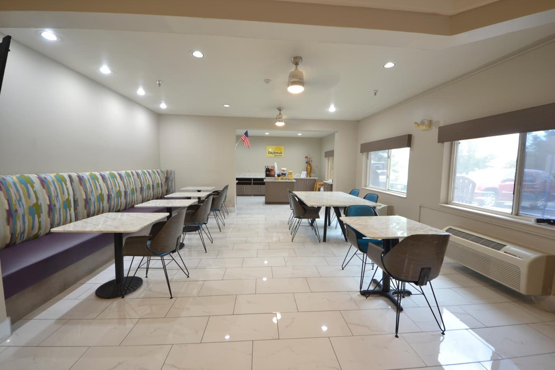 Days Inn & Suites by Wyndham Airport Albuquerque gallery photo in Albuquerque, NM — image 35