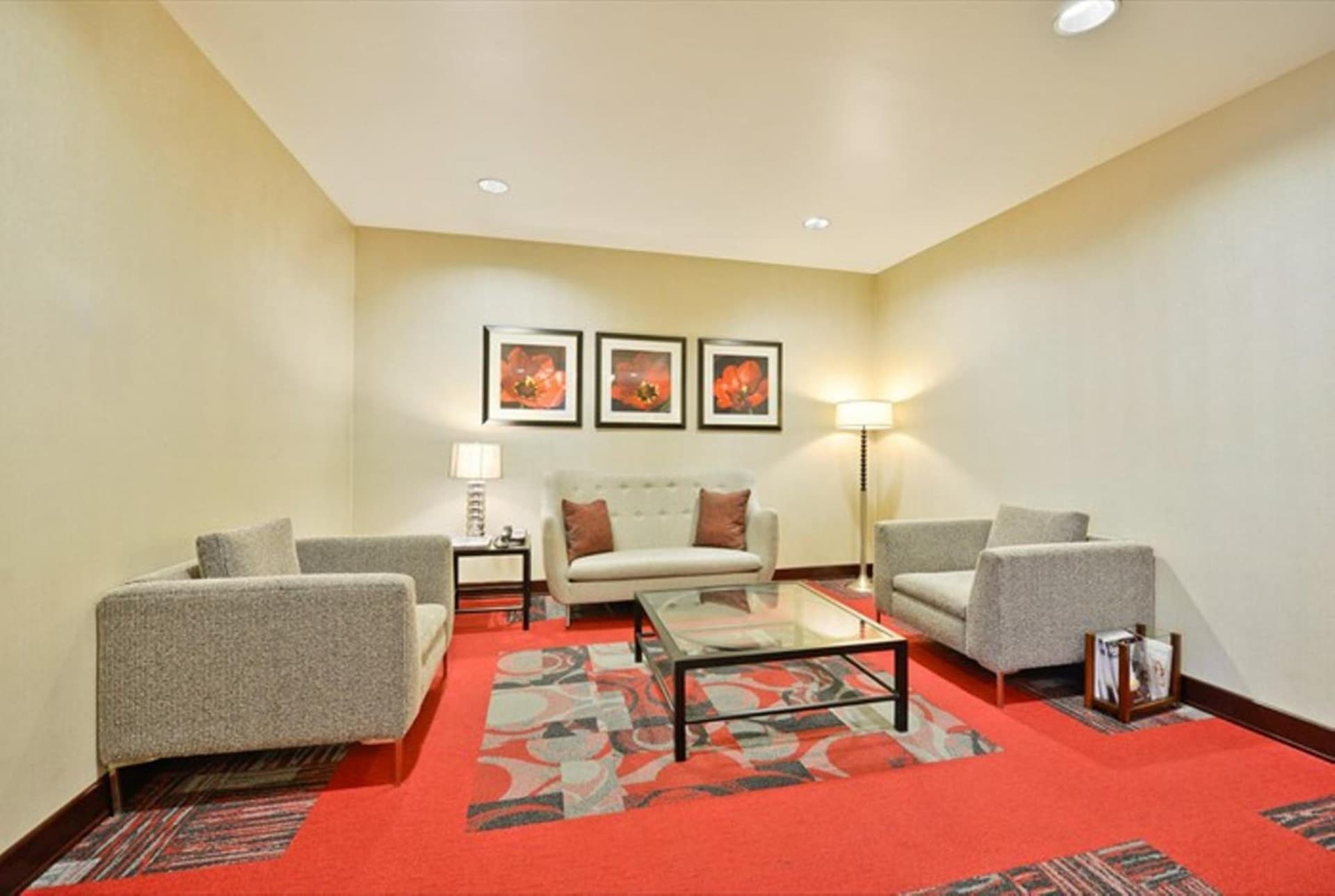 Holiday Inn Express & Suites Utica by IHG gallery photo in Utica, NY — image 38
