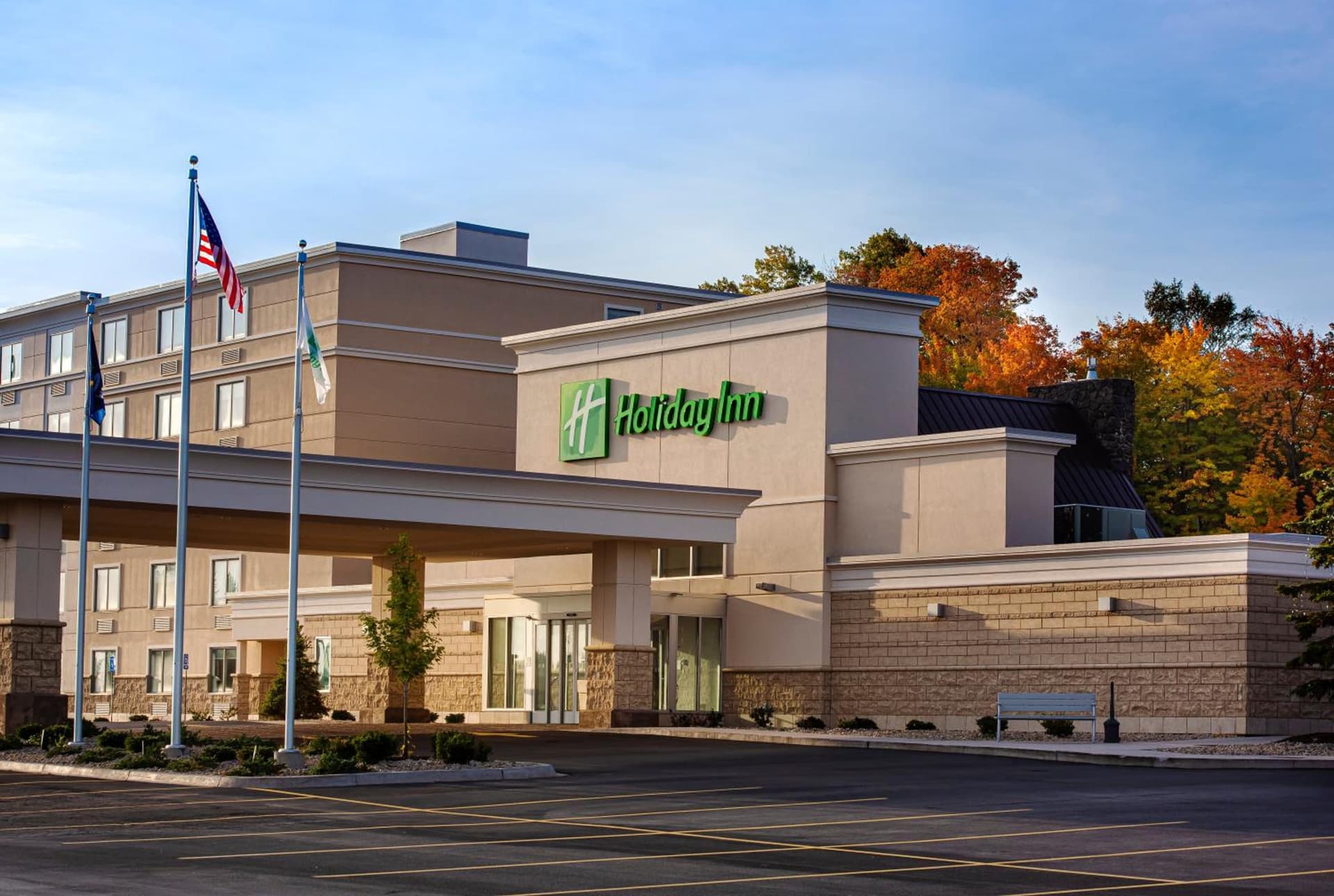 Holiday Inn Marquette by IHG featured exterior or lobby in Marquette, MI — similar hotel