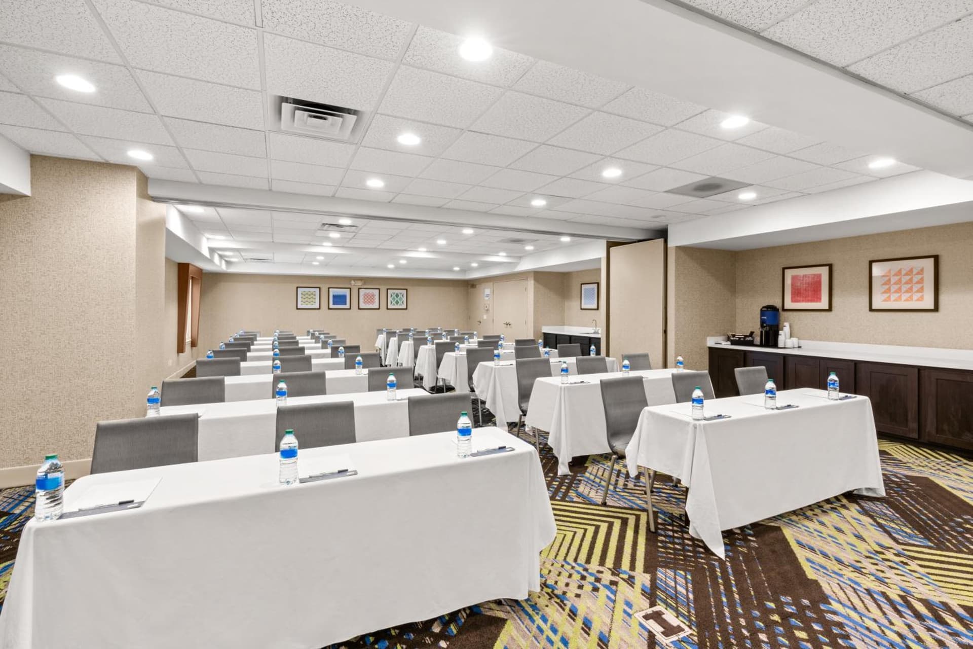 Holiday Inn Express and Suites Sumner by IHG gallery photo in Sumner, WA — image 5