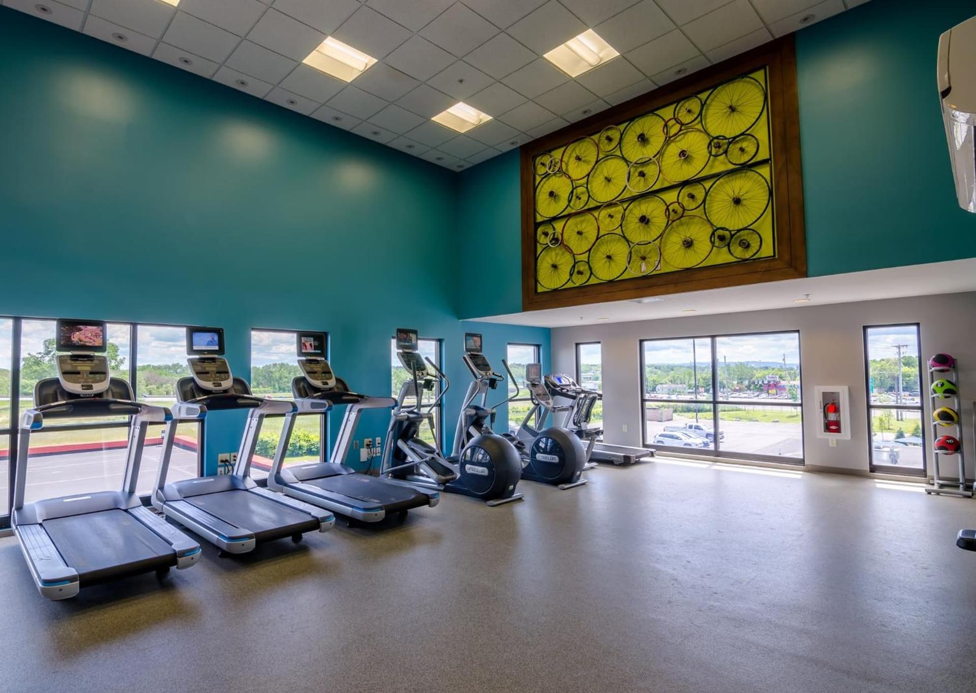Holiday Inn & Suites Syracuse Airport - Liverpool by IHG gallery photo in Liverpool, NY — image 24