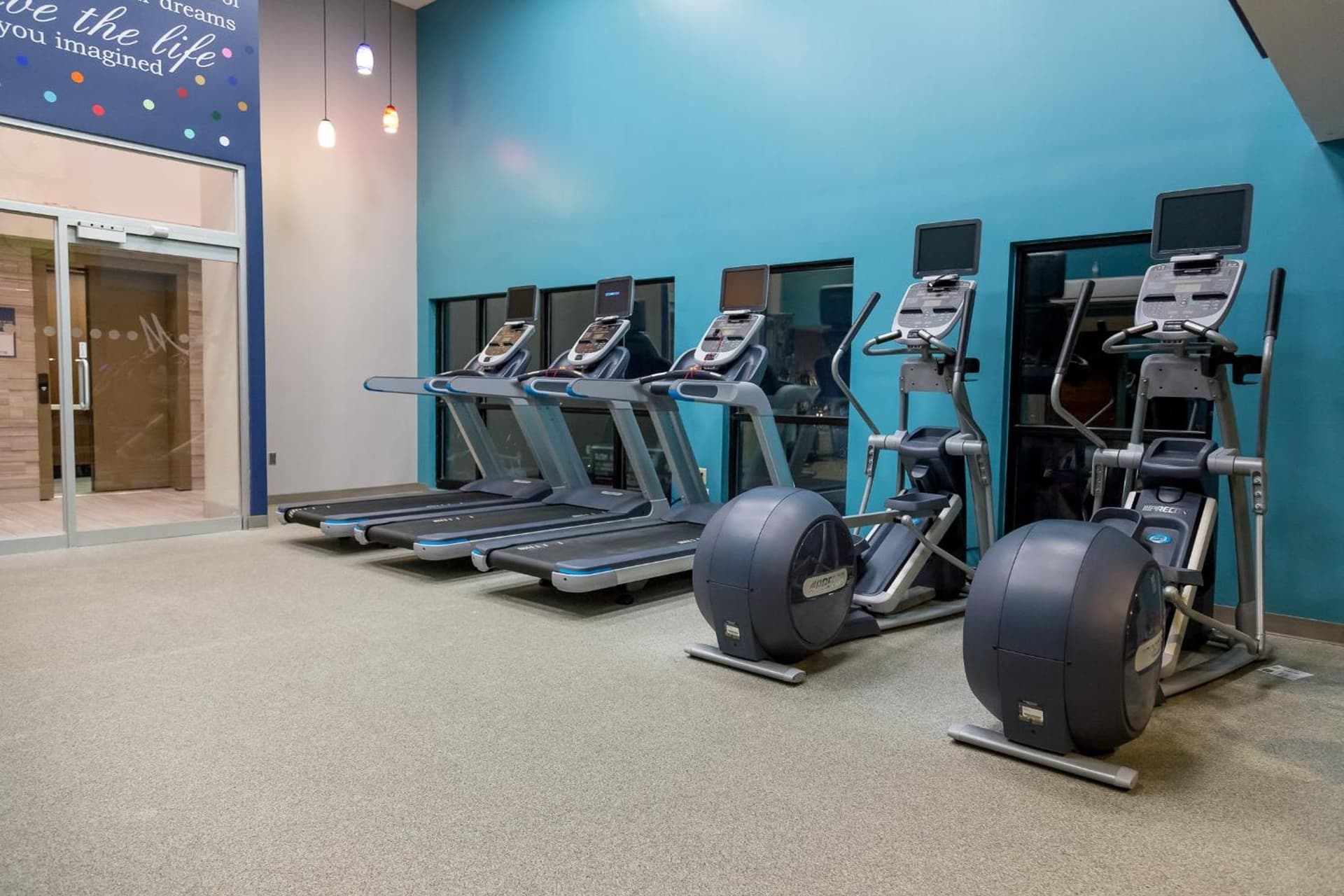 Holiday Inn & Suites Syracuse Airport - Liverpool by IHG gallery photo in Liverpool, NY — image 6