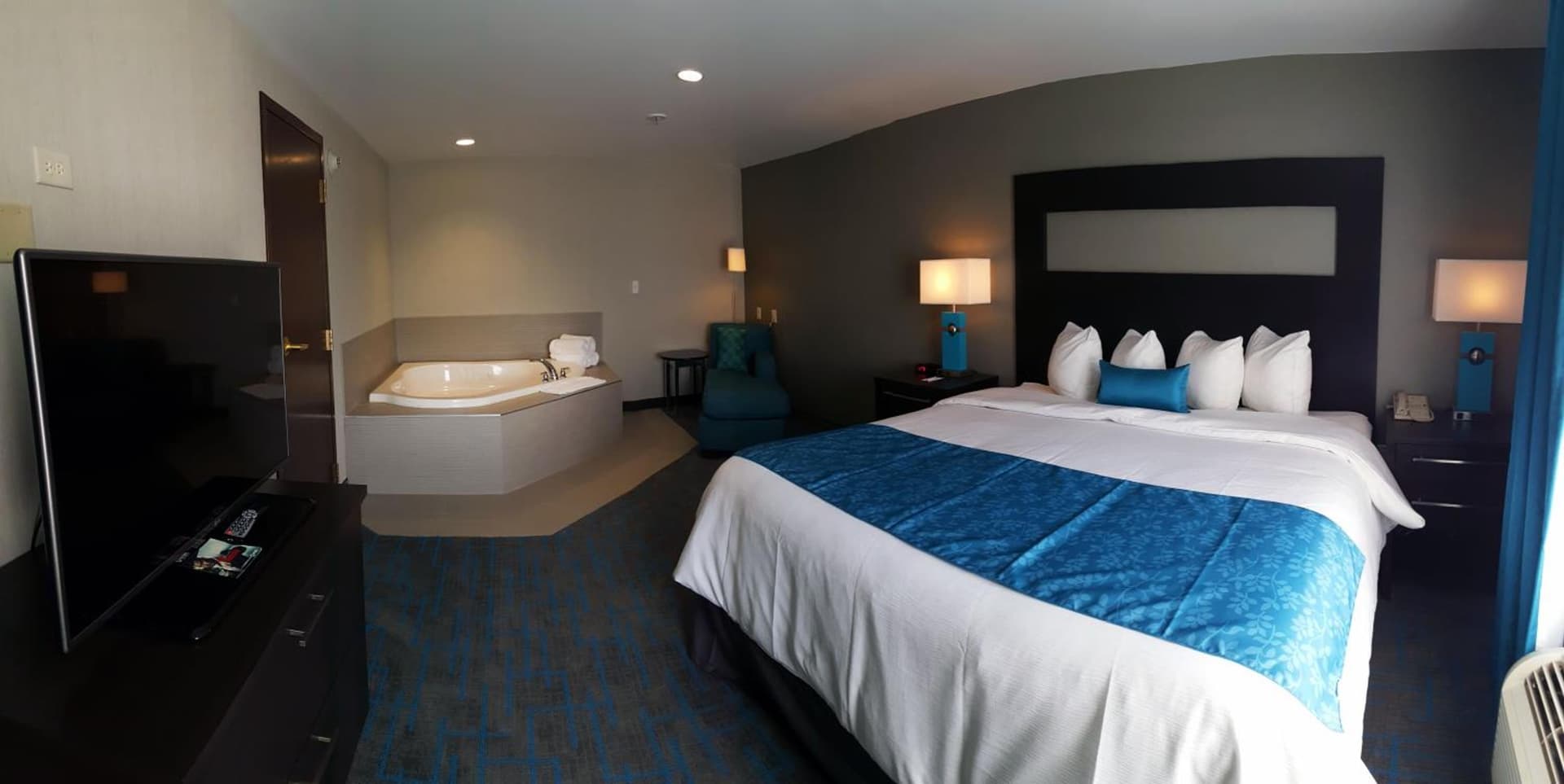 Holiday Inn & Suites Syracuse Airport - Liverpool by IHG gallery photo in Liverpool, NY — image 28