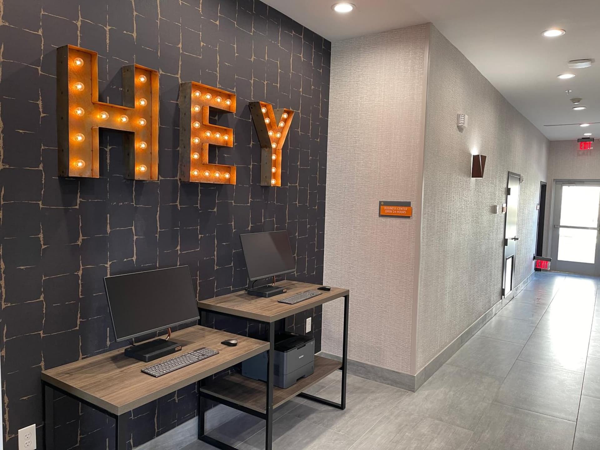 La Quinta Inn & Suites by Wyndham Dallas/Fairpark gallery photo in Dallas, TX — image 16