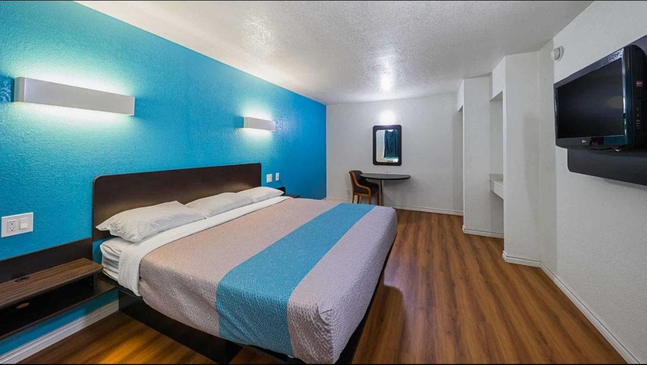 Motel 6-Grand Prairie, TX - Interstate 30 property views in Grand Prairie, TX — gallery photo 3