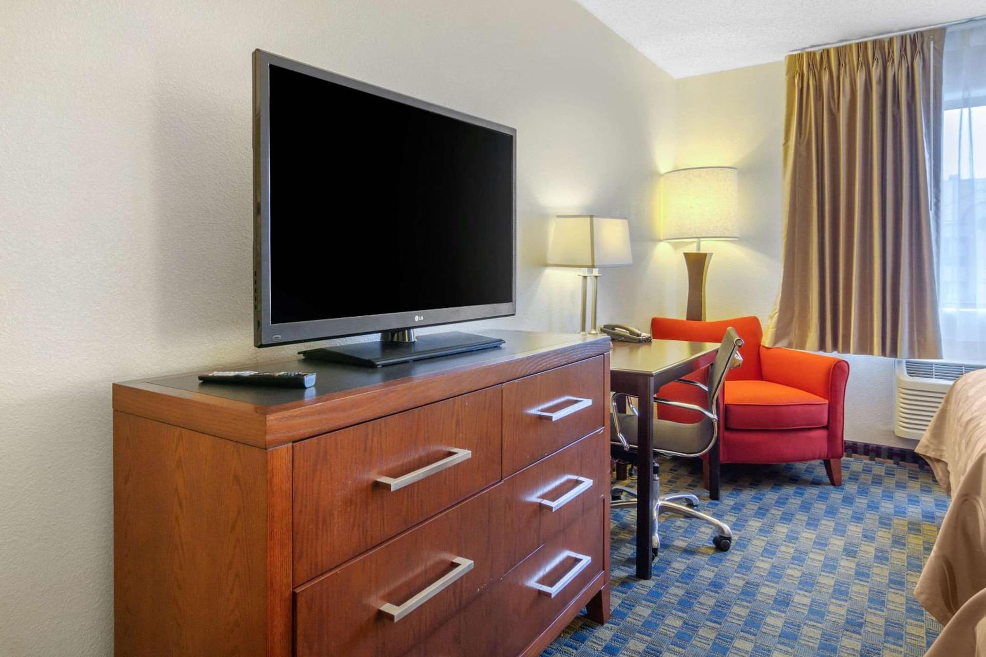 Spark by Hilton Lakewood Denver Southwest gallery photo in Lakewood, CO — image 19