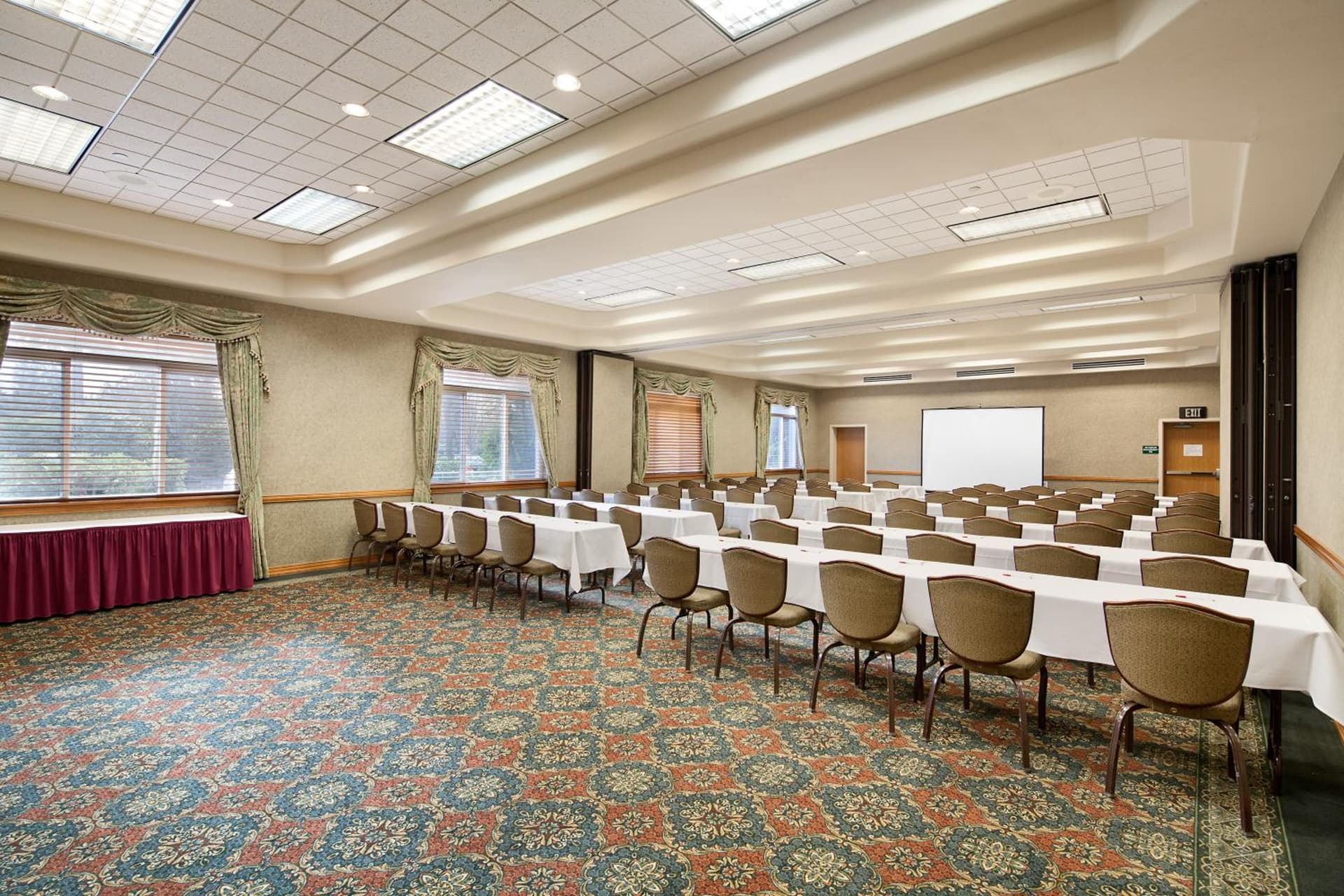 Ramada by Wyndham Olympia gallery photo in Olympia, WA — image 10