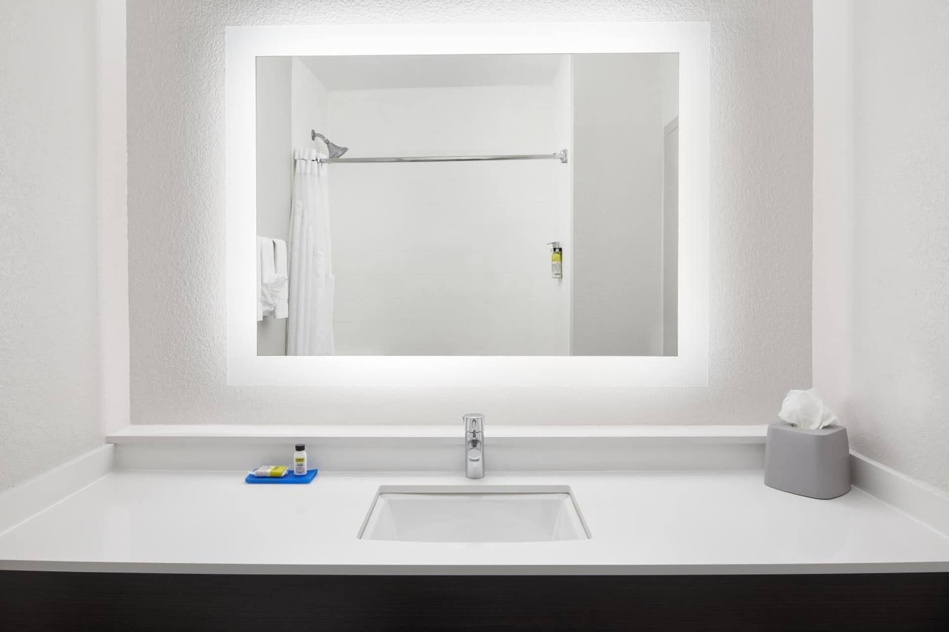 Holiday Inn Express Hotel & Suites Port Richey by IHG interior in Port Richey, FL — gallery photo 2