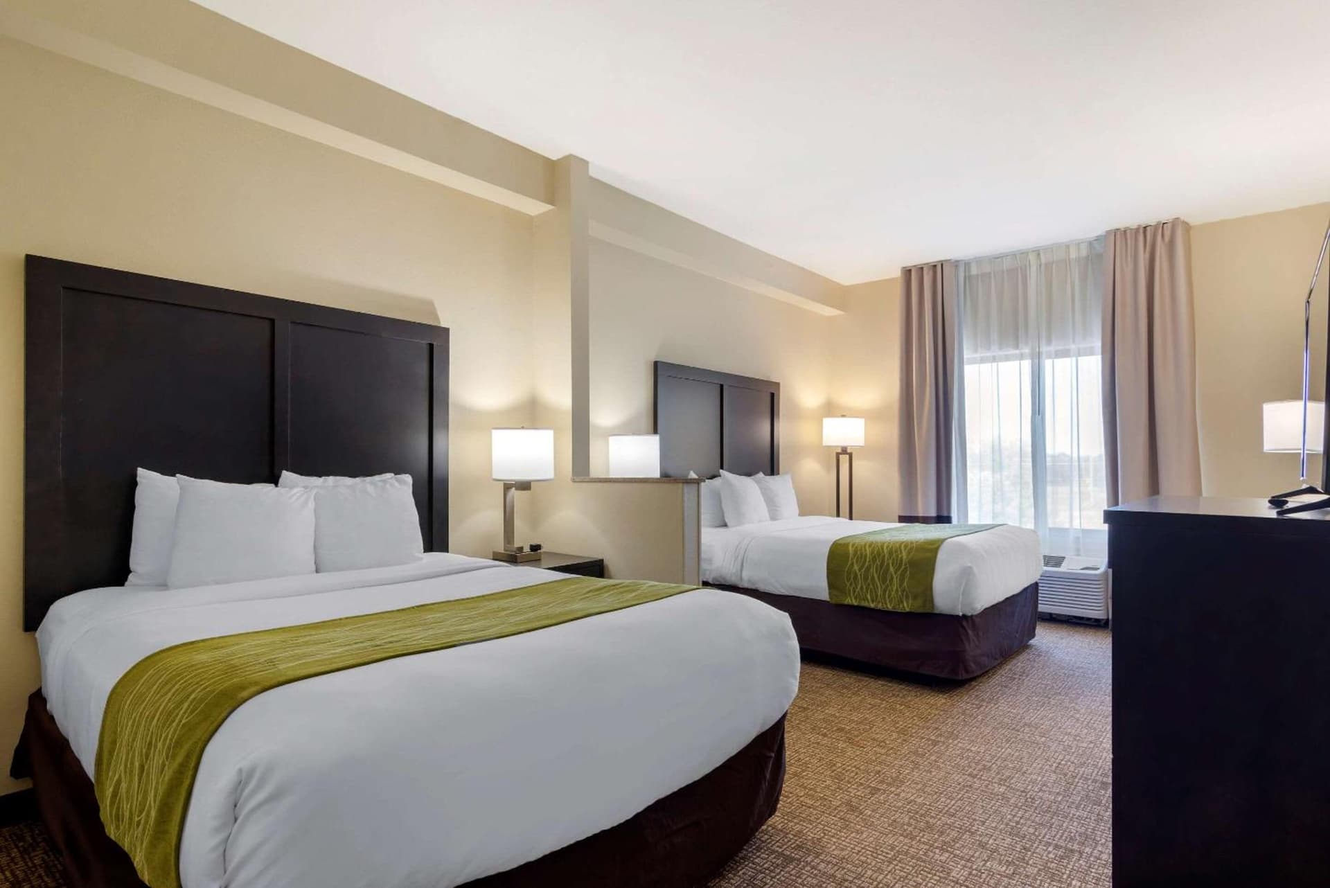 Comfort Inn & Suites Montgomery Eastchase interior in Montgomery, AL — gallery photo 2