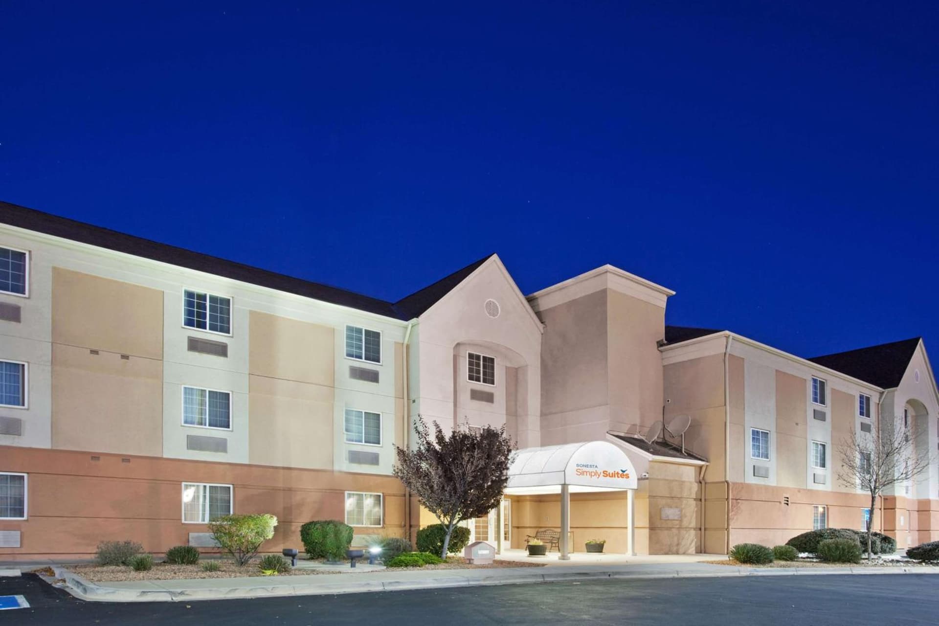 Sonesta Simply Suites Albuquerque Midtown — hotel in Albuquerque, New Mexico