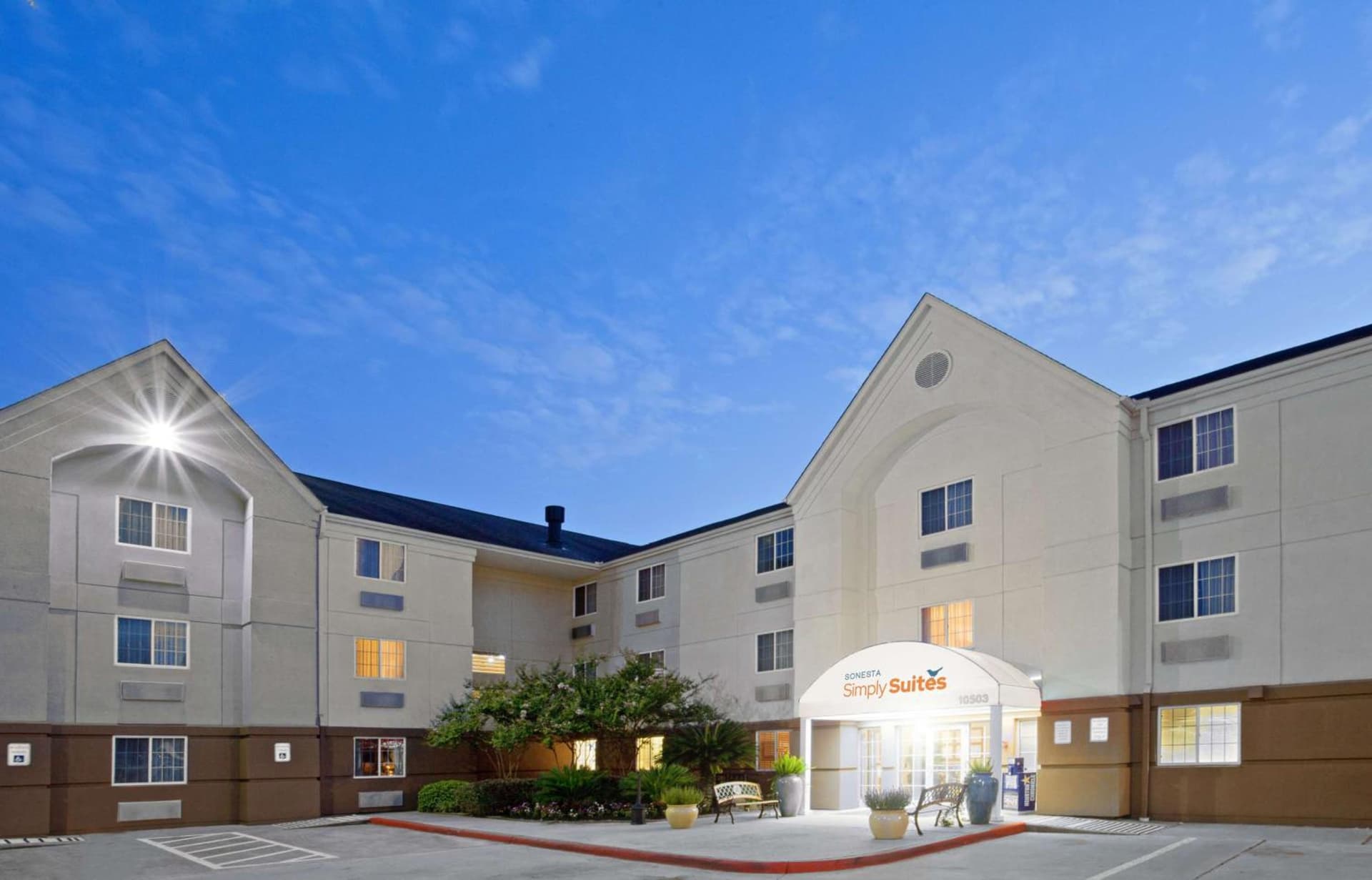 Sonesta Simply Suites Houston CityCentre I-10 West featured exterior or lobby in Houston, TX — similar hotel