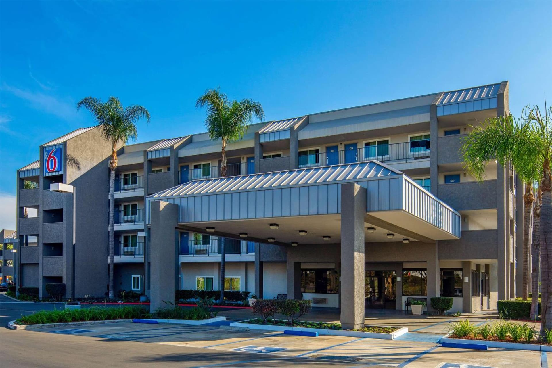 Motel 6-Anaheim, CA - Maingate property views in Anaheim, CA — gallery photo 3