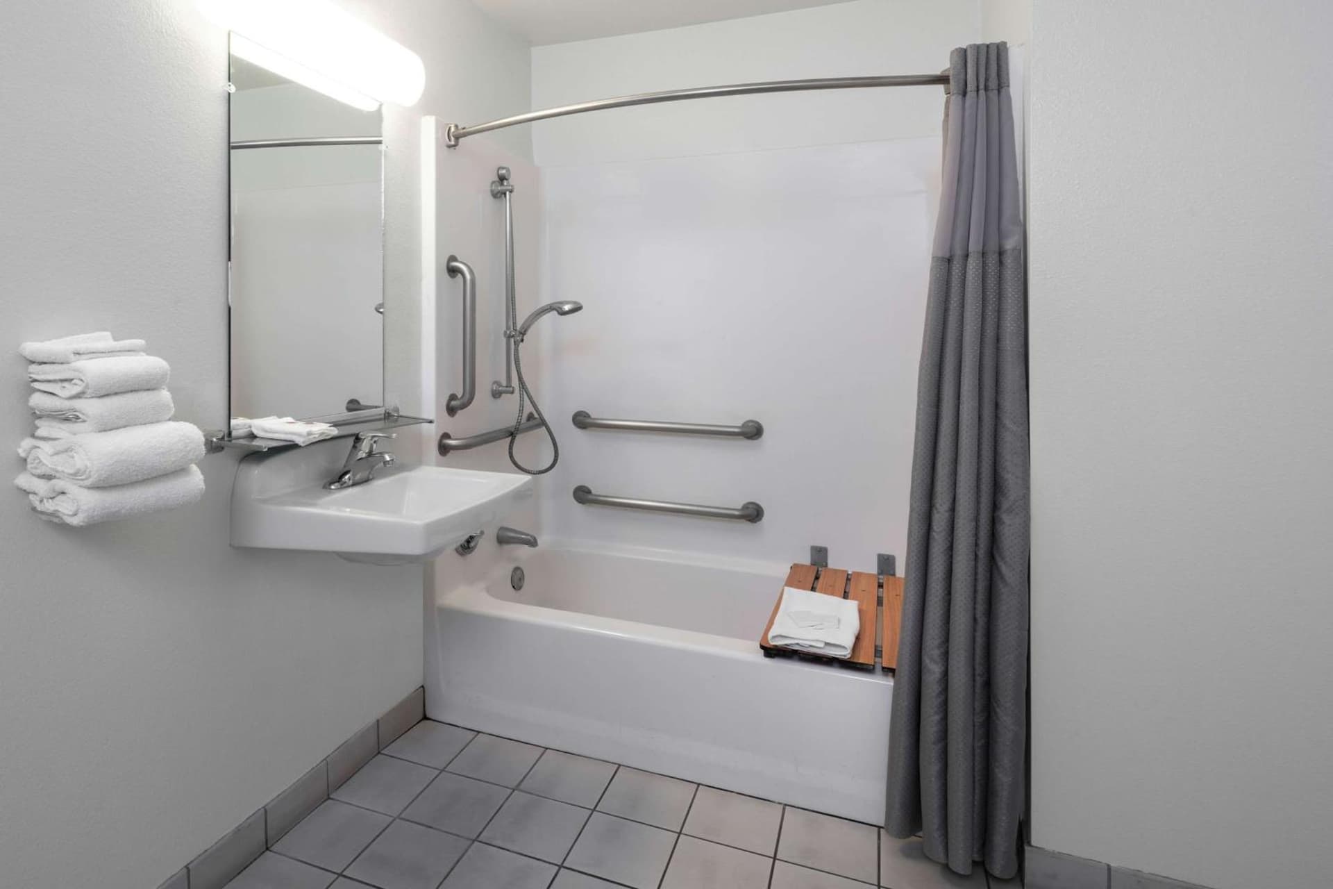 Motel 6-Anaheim, CA - Maingate gallery photo in Anaheim, CA — image 12