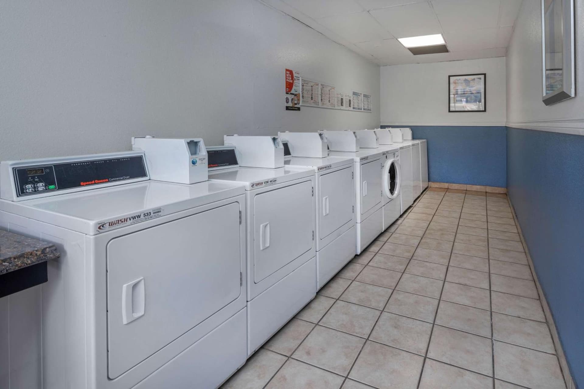 Motel 6-Anaheim, CA - Maingate property views in Anaheim, CA — gallery photo 3