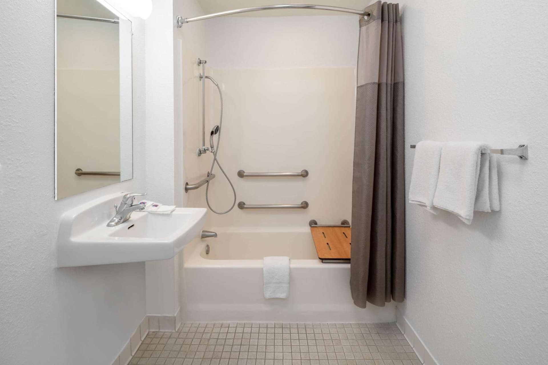 Motel 6-Ventura, CA - South gallery photo in Ventura, CA — image 33