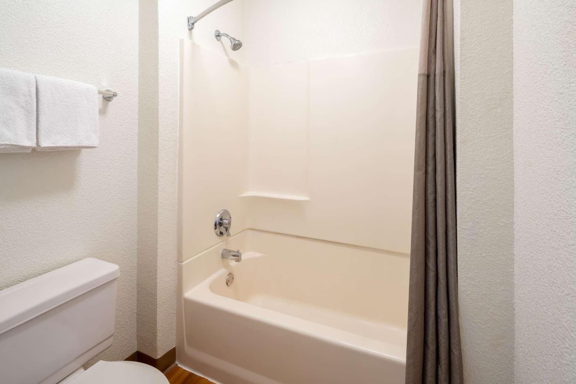 Motel 6-Ventura, CA - South gallery photo in Ventura, CA — image 41
