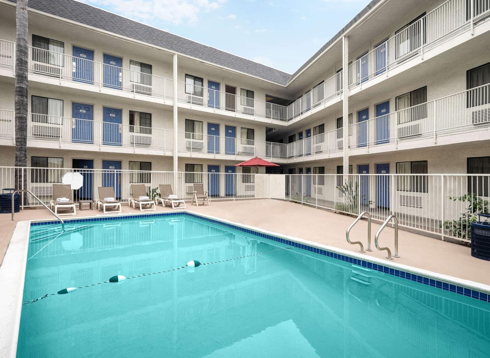 Motel 6-Buena Park, CA - Knotts Berry Farm - Disneyland interior in Buena Park, CA — gallery photo 2