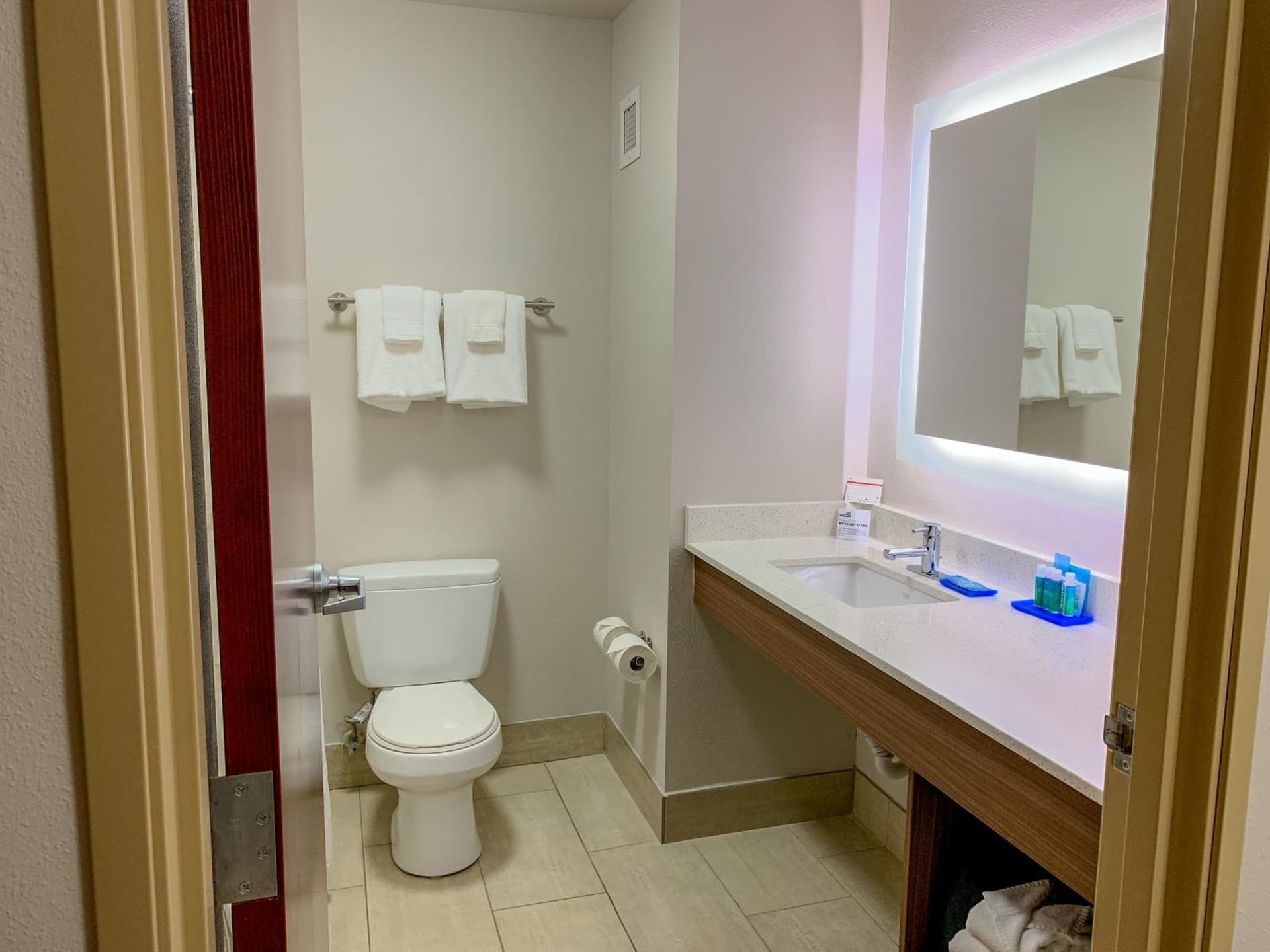 Holiday Inn Express & Suites Lexington Downtown Area-Keeneland by IHG gallery photo in Lexington, KY — image 58