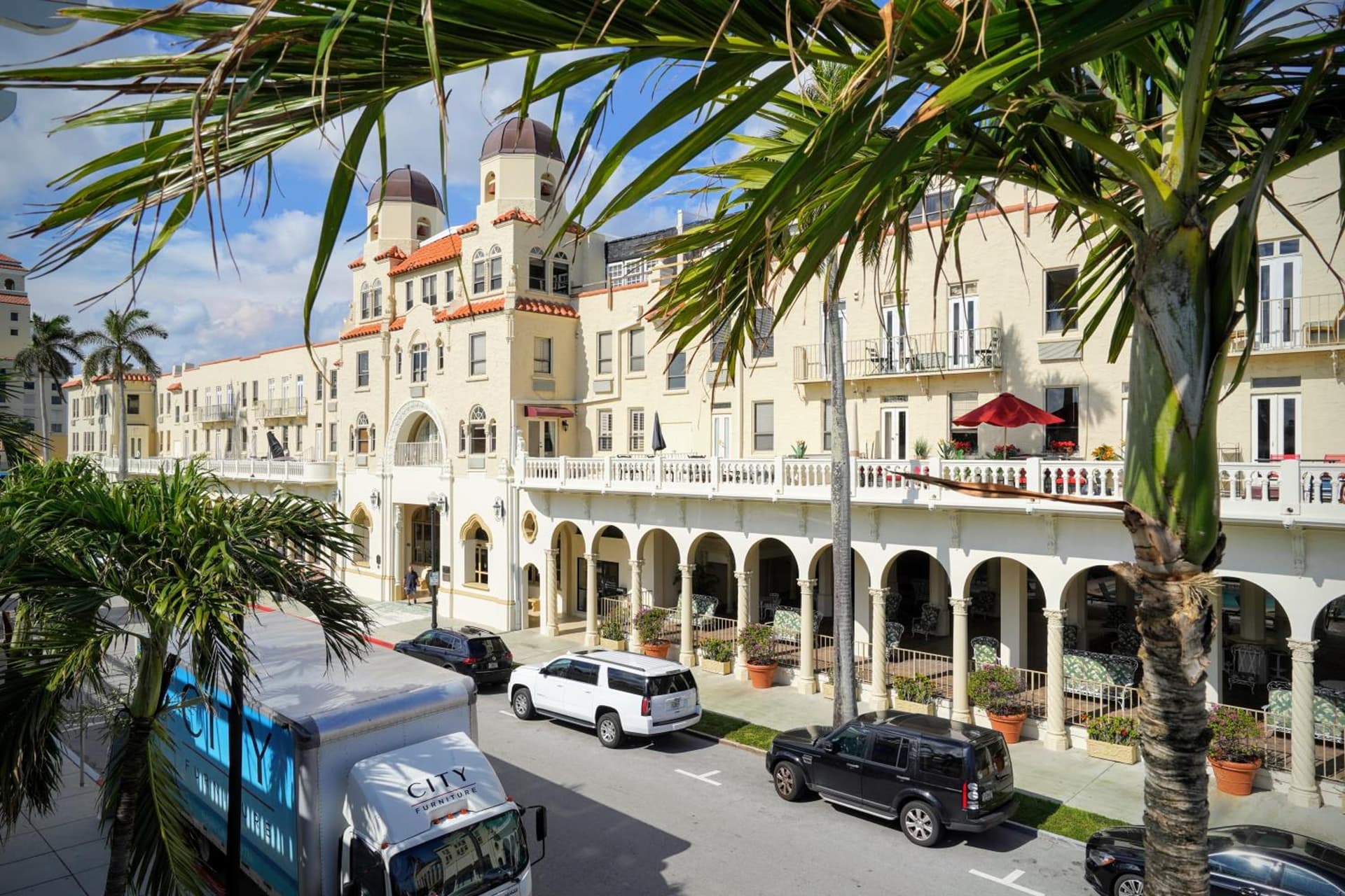 Palm Beach Hotel Petite Retreat 2 blocks to beach!! Historic Landmark — hotel in Palm Beach, Florida