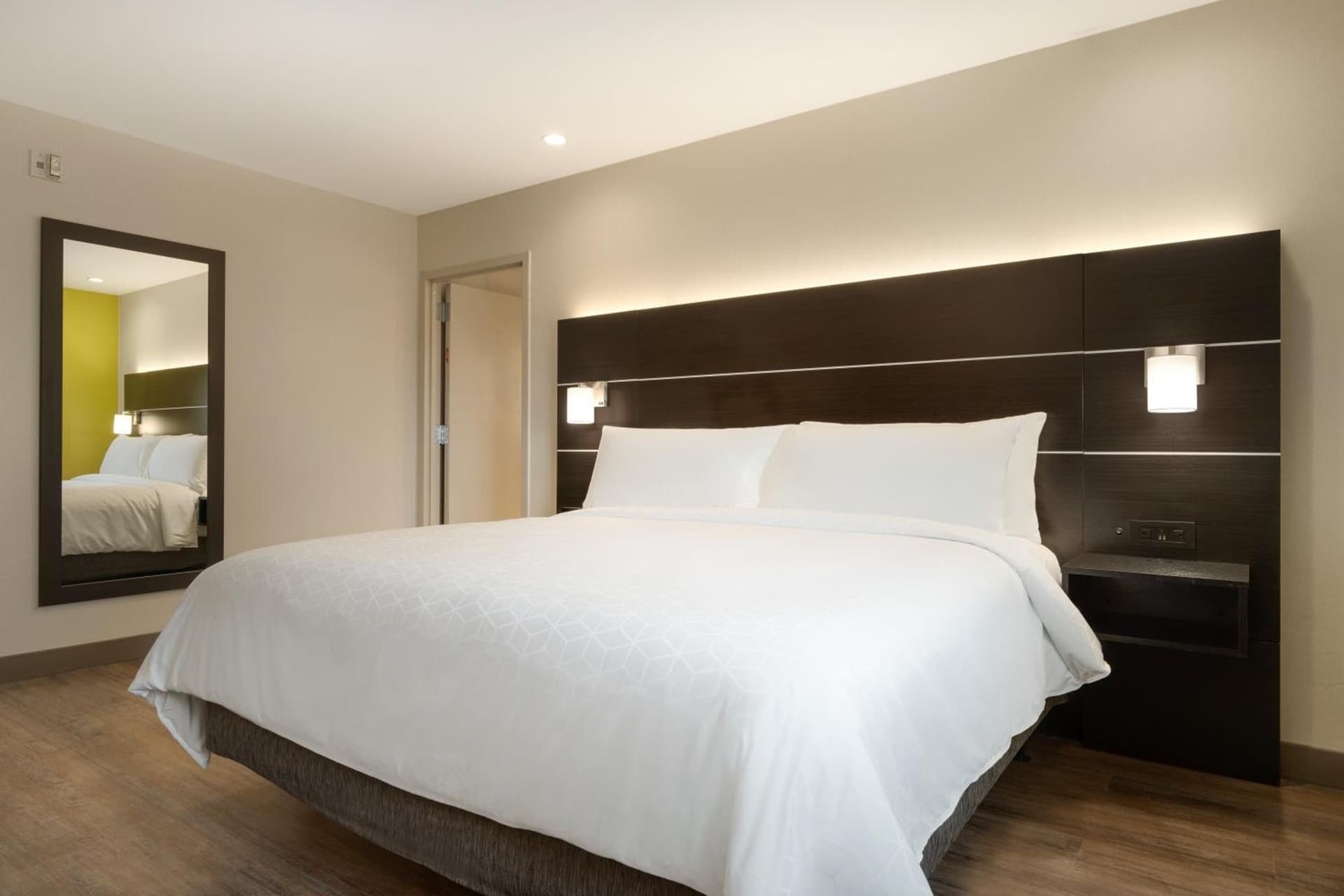 Holiday Inn Express - Jamaica - JFK AirTrain - NYC by IHG gallery photo in Queens, NY — image 53