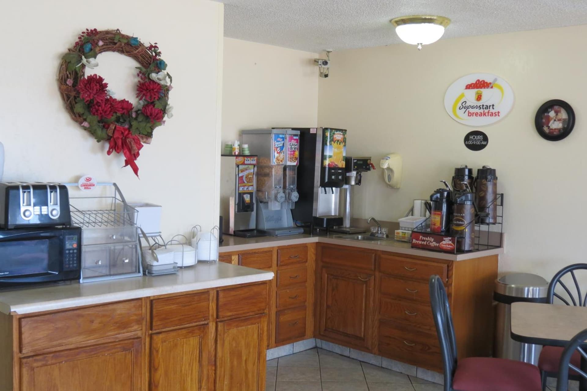 Super 8 by Wyndham Evansville East gallery photo in Evansville, IN — image 17