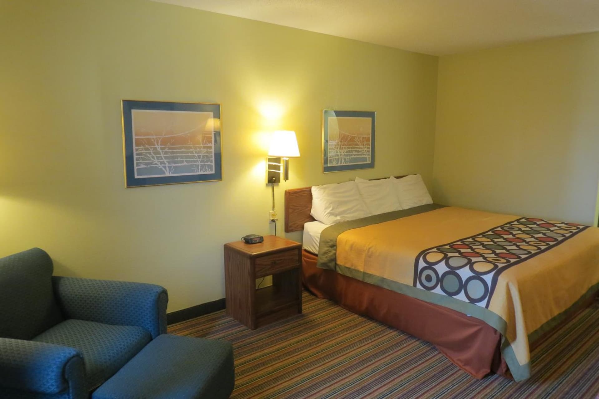 Super 8 by Wyndham Evansville East gallery photo in Evansville, IN — image 29