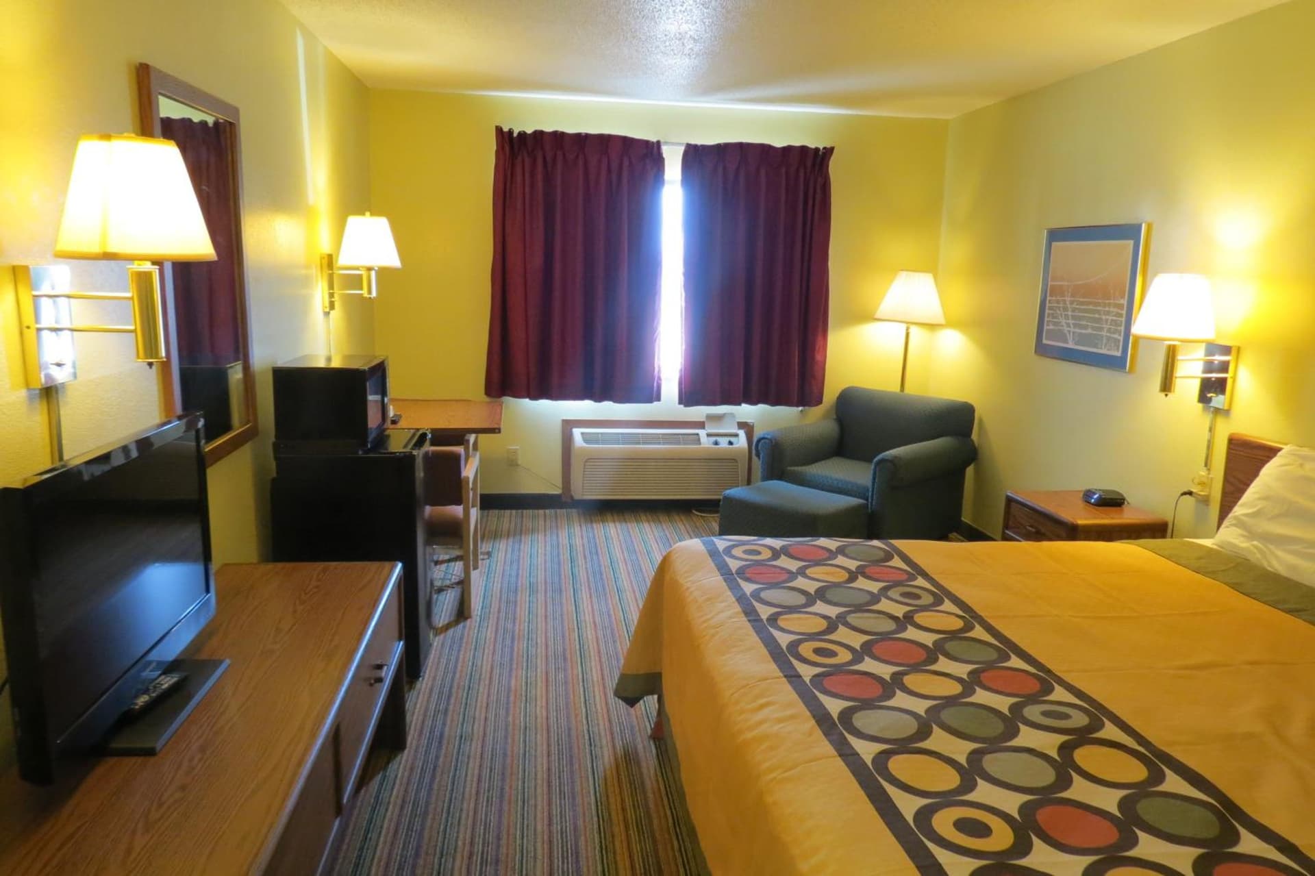 Super 8 by Wyndham Evansville East gallery photo in Evansville, IN — image 10