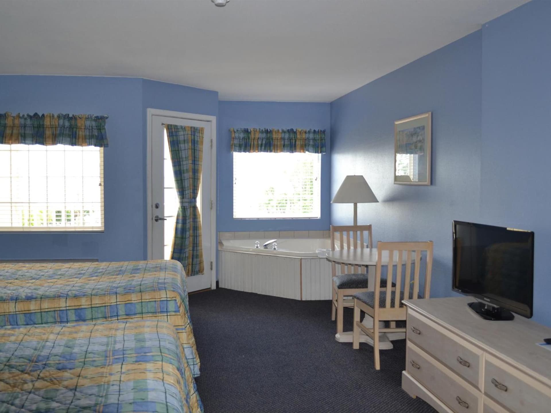 South Beach Resort Hotel gallery photo in Marblehead, OH — image 16