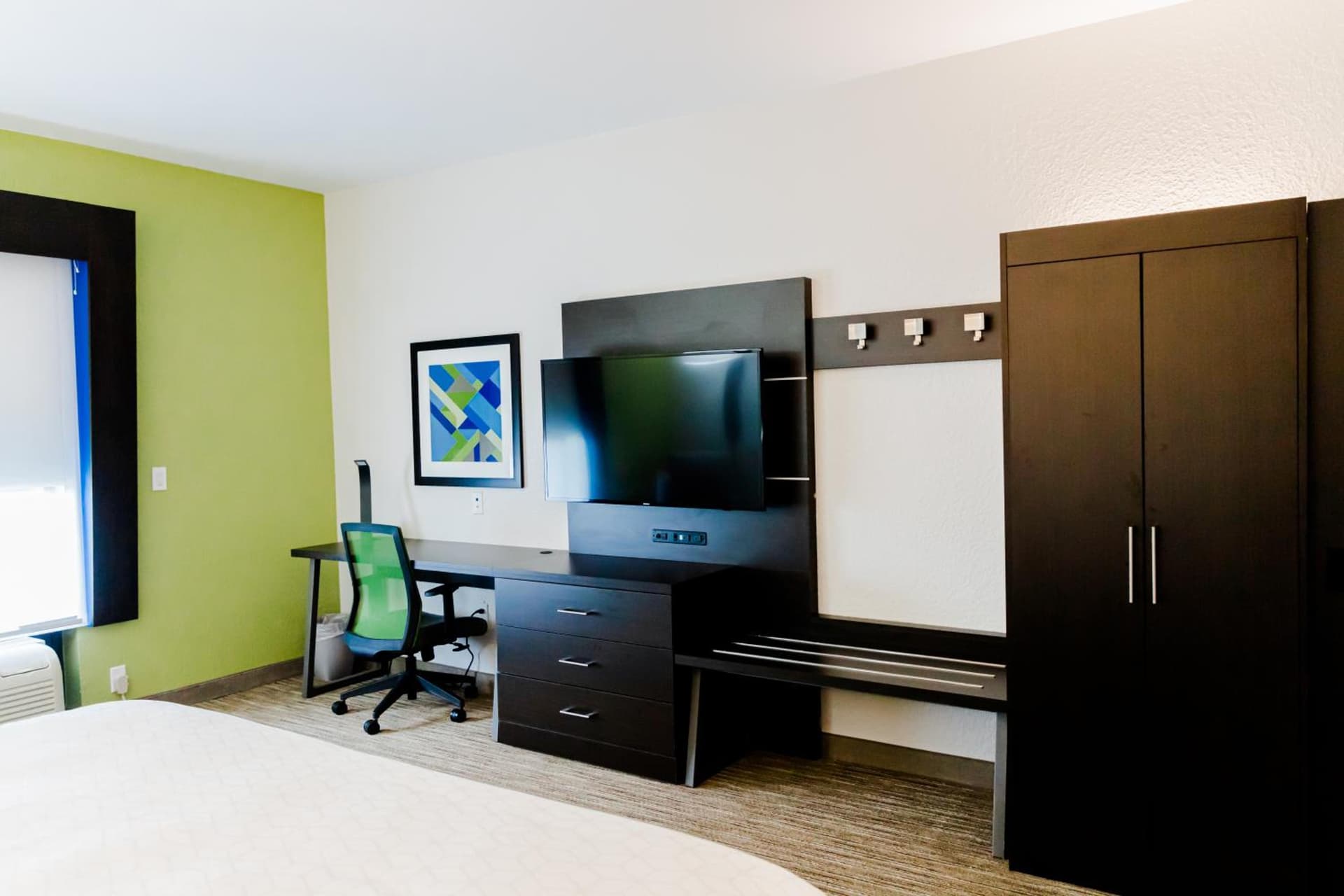 Holiday Inn Express Hotel & Suites Greenville by IHG interior in Greenville, AL — gallery photo 2