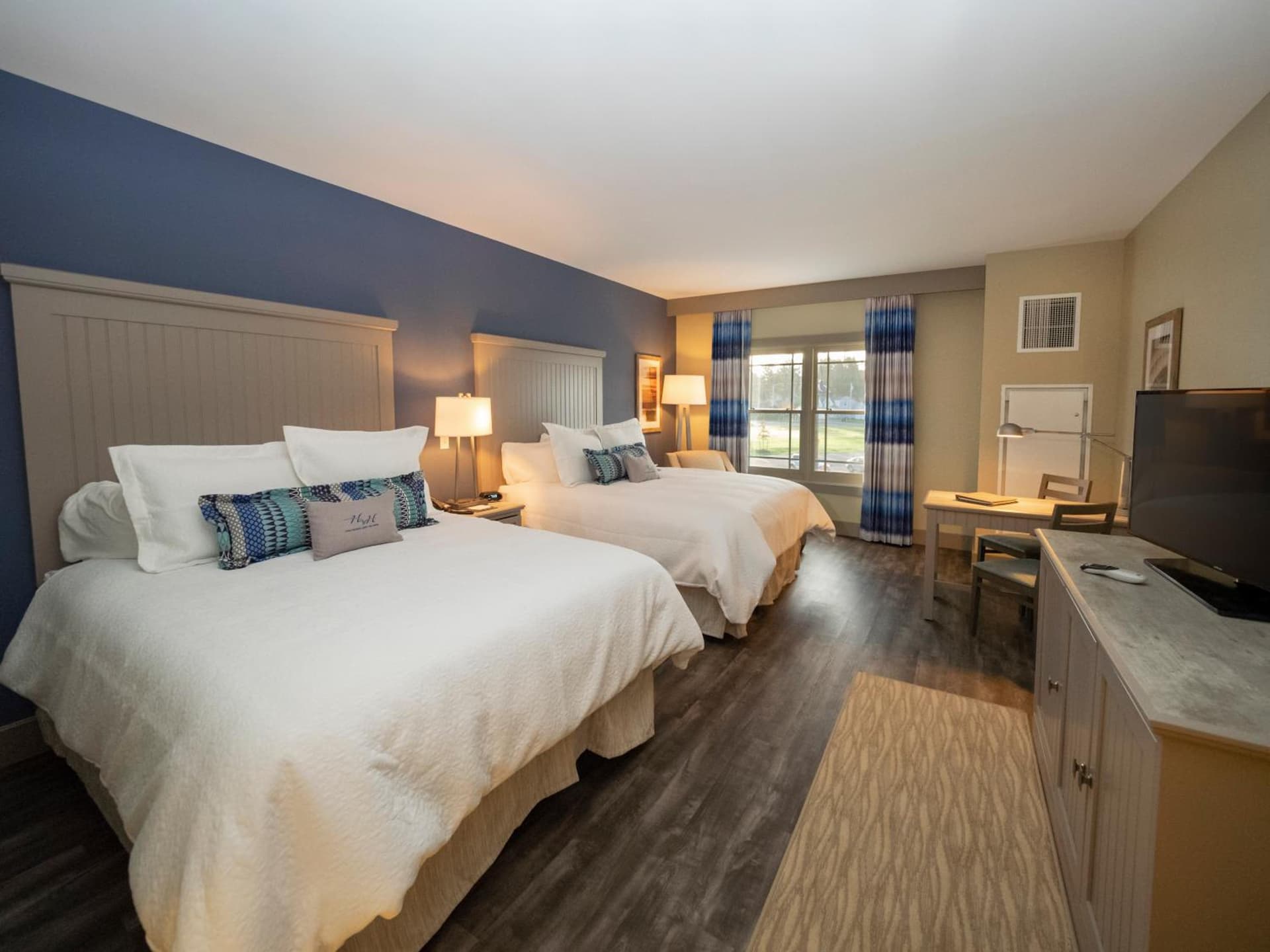 Chautauqua Harbor Hotel - Jamestown interior in Celoron, NY — gallery photo 2