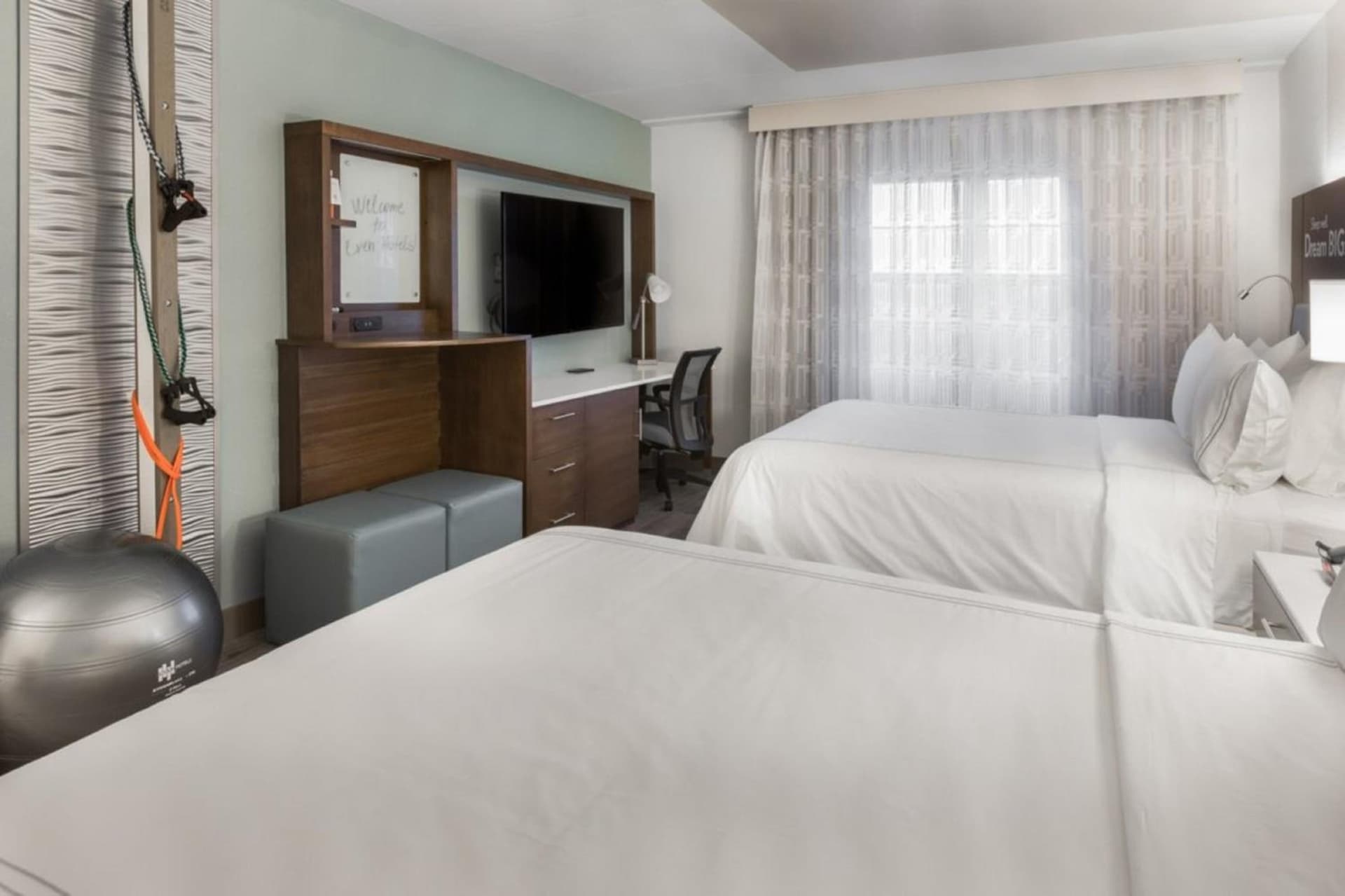 EVEN Hotel Chicago - Tinley Park - Convention Center by IHG gallery photo in Tinley Park, IL — image 16
