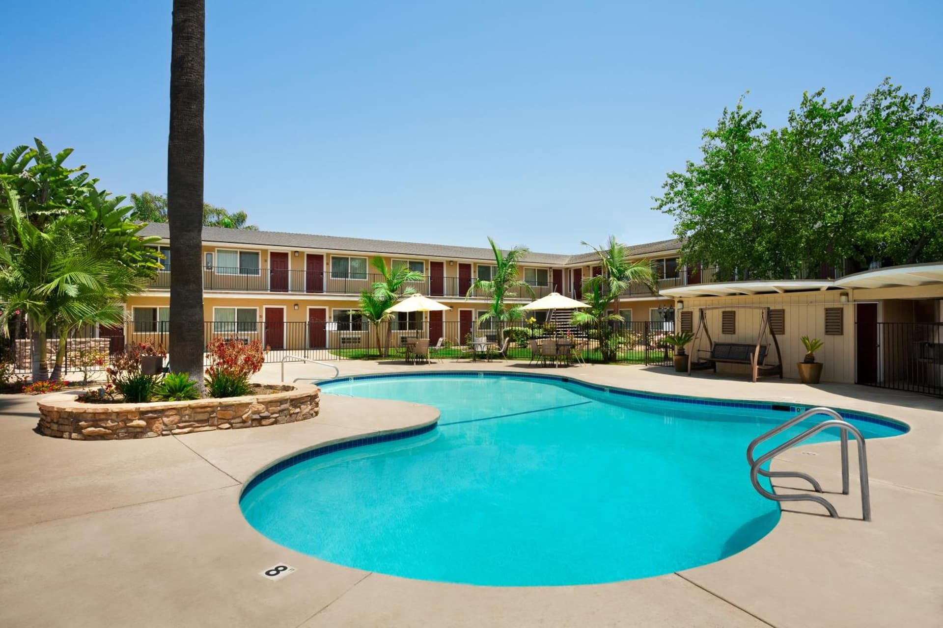 Quality Inn & Suites Santa Maria interior in Santa Maria, CA — gallery photo 2
