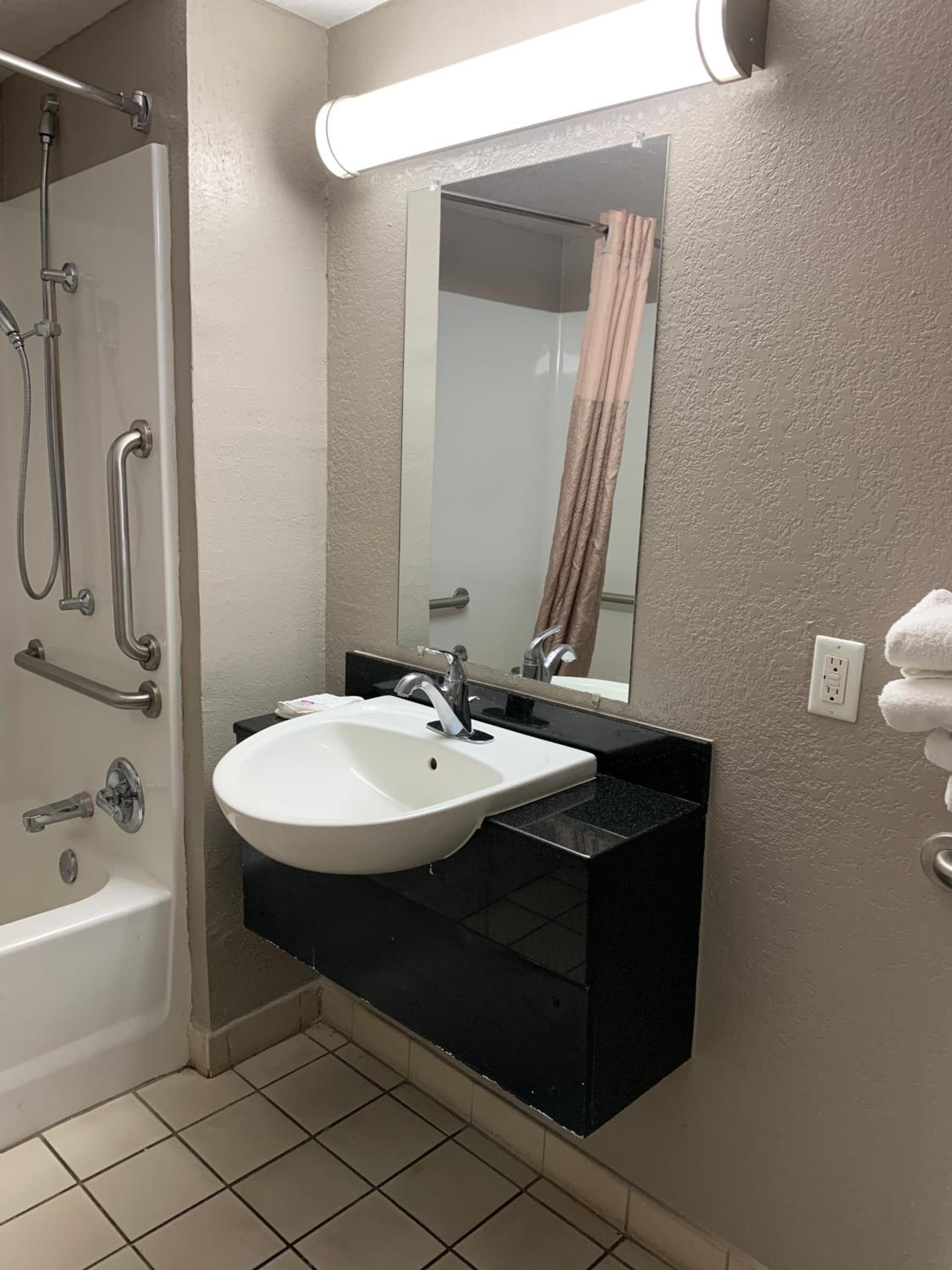 Motel 6-Laredo, TX - North I-35 gallery photo in Laredo, TX — image 26