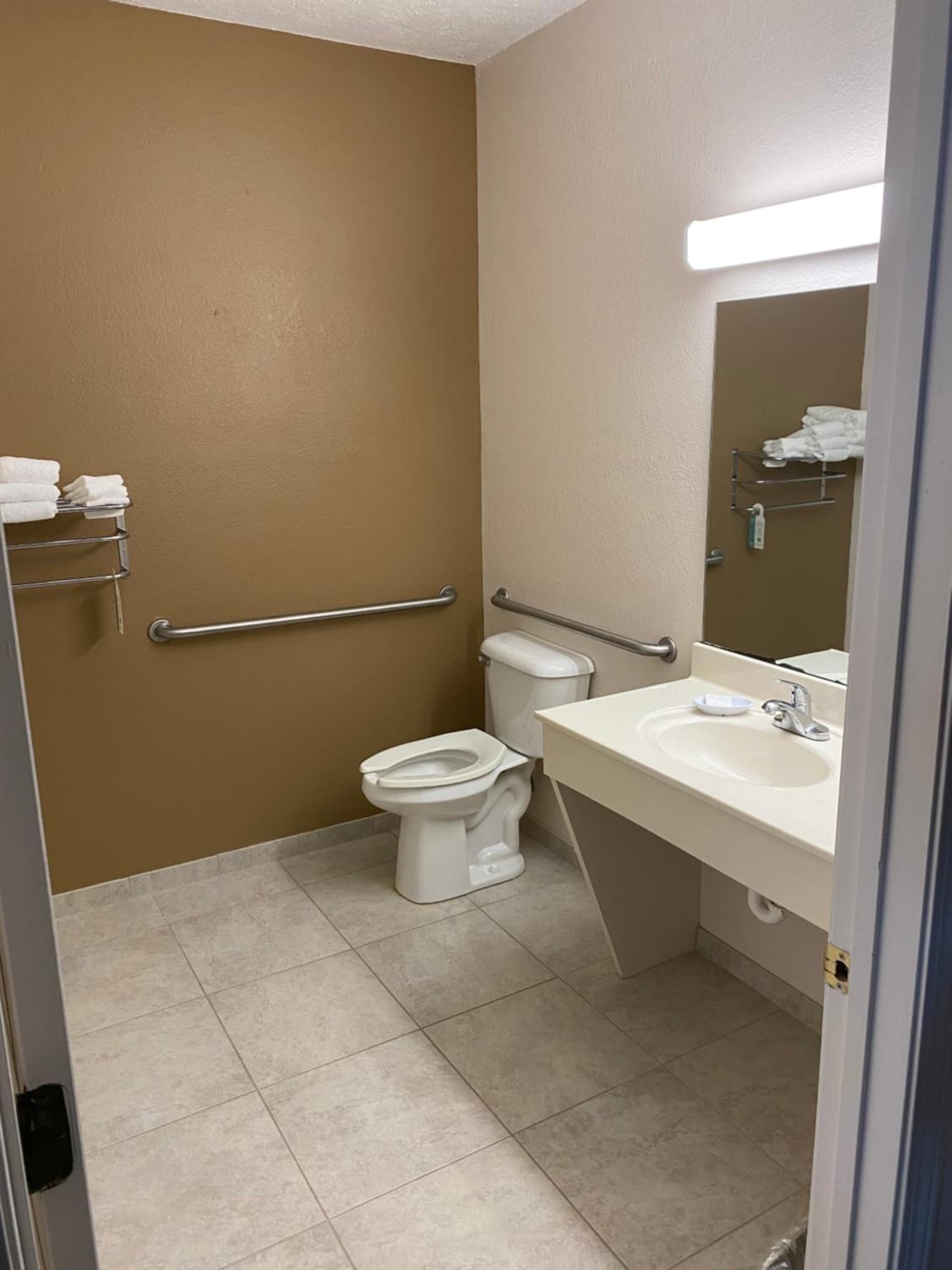 Northfield Inn Suites and Conference Center gallery photo in Springfield, IL — image 46
