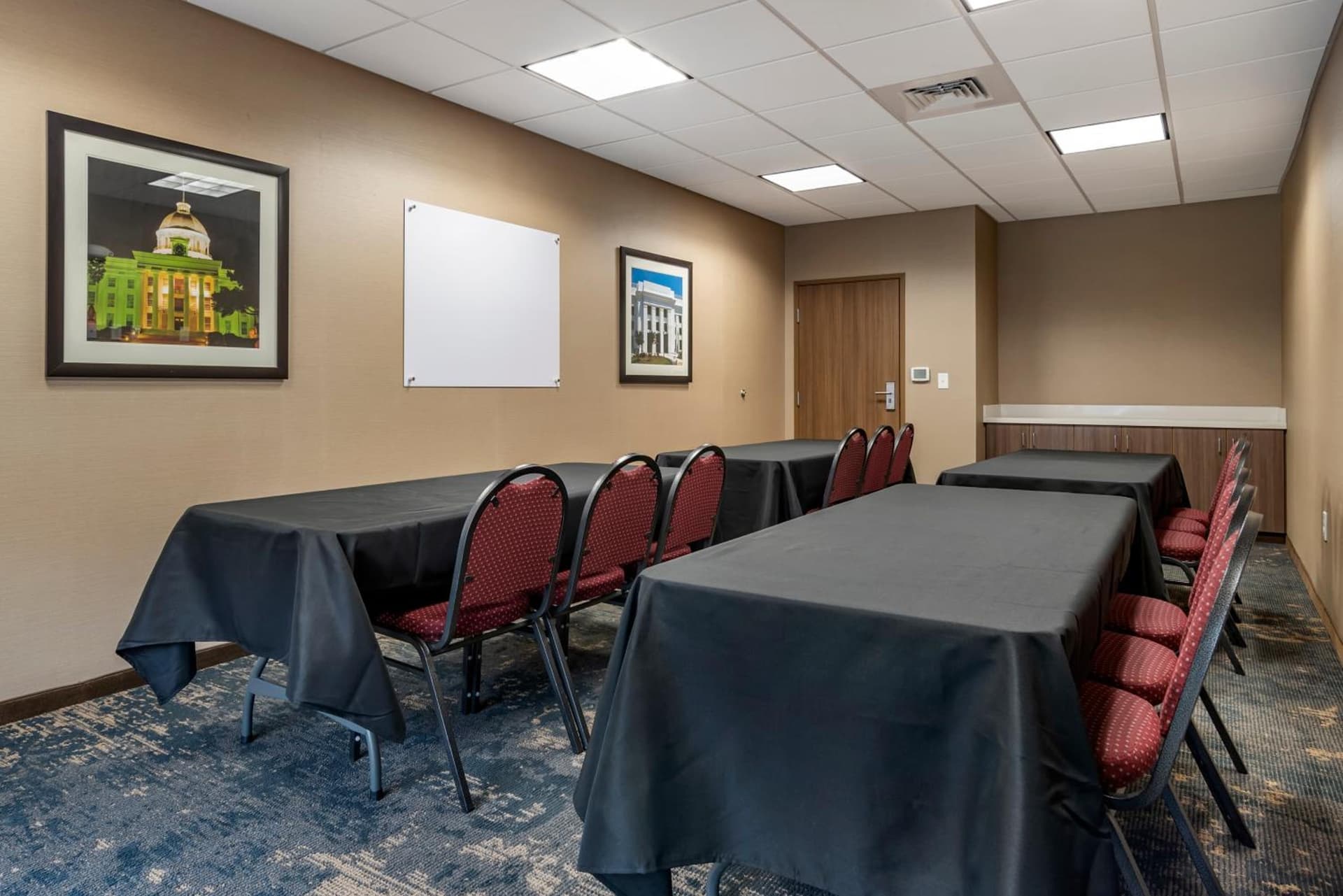 Comfort Inn & Suites Downtown near University gallery photo in Tuscaloosa, AL — image 26
