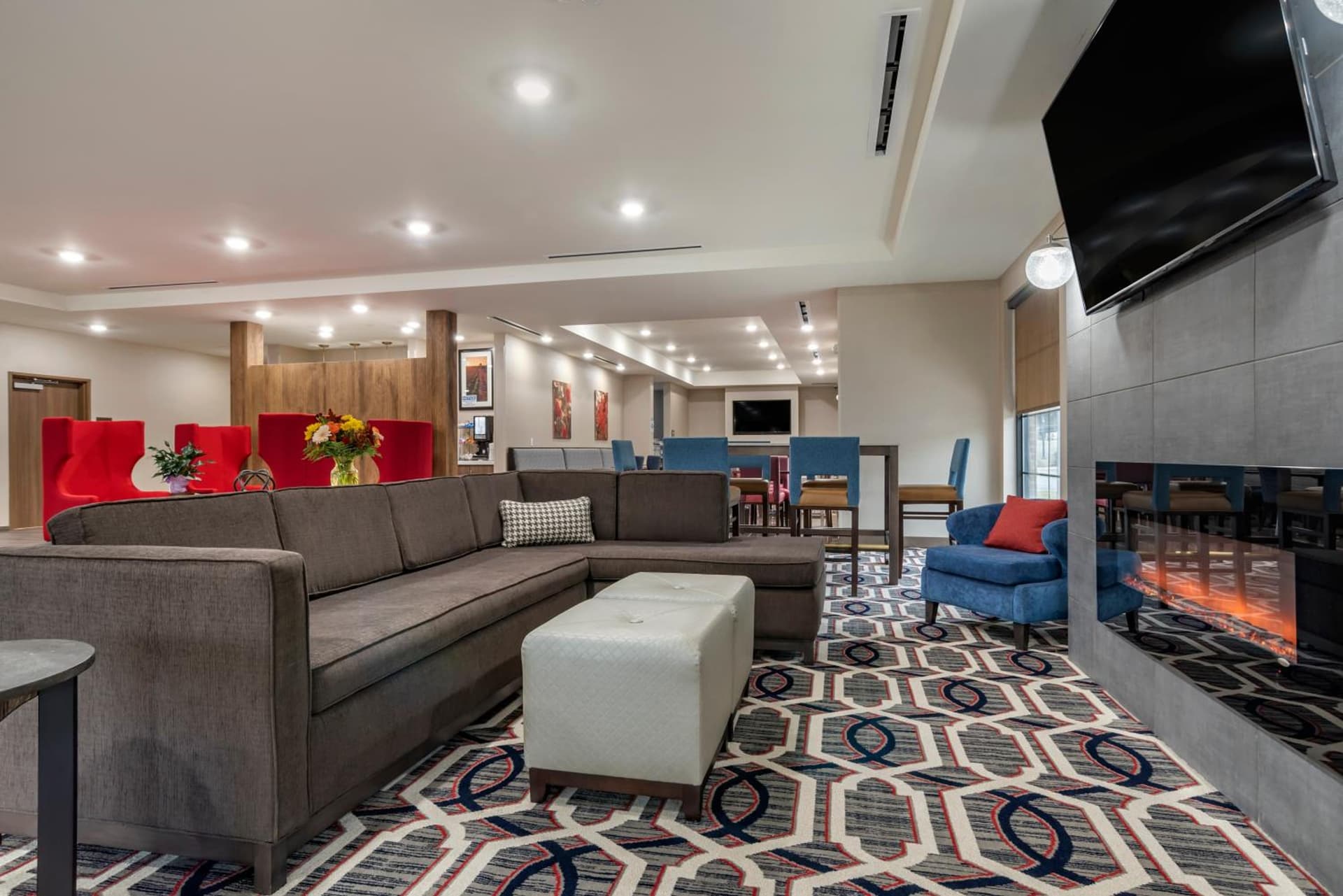 Comfort Inn & Suites Downtown near University gallery photo in Tuscaloosa, AL — image 6