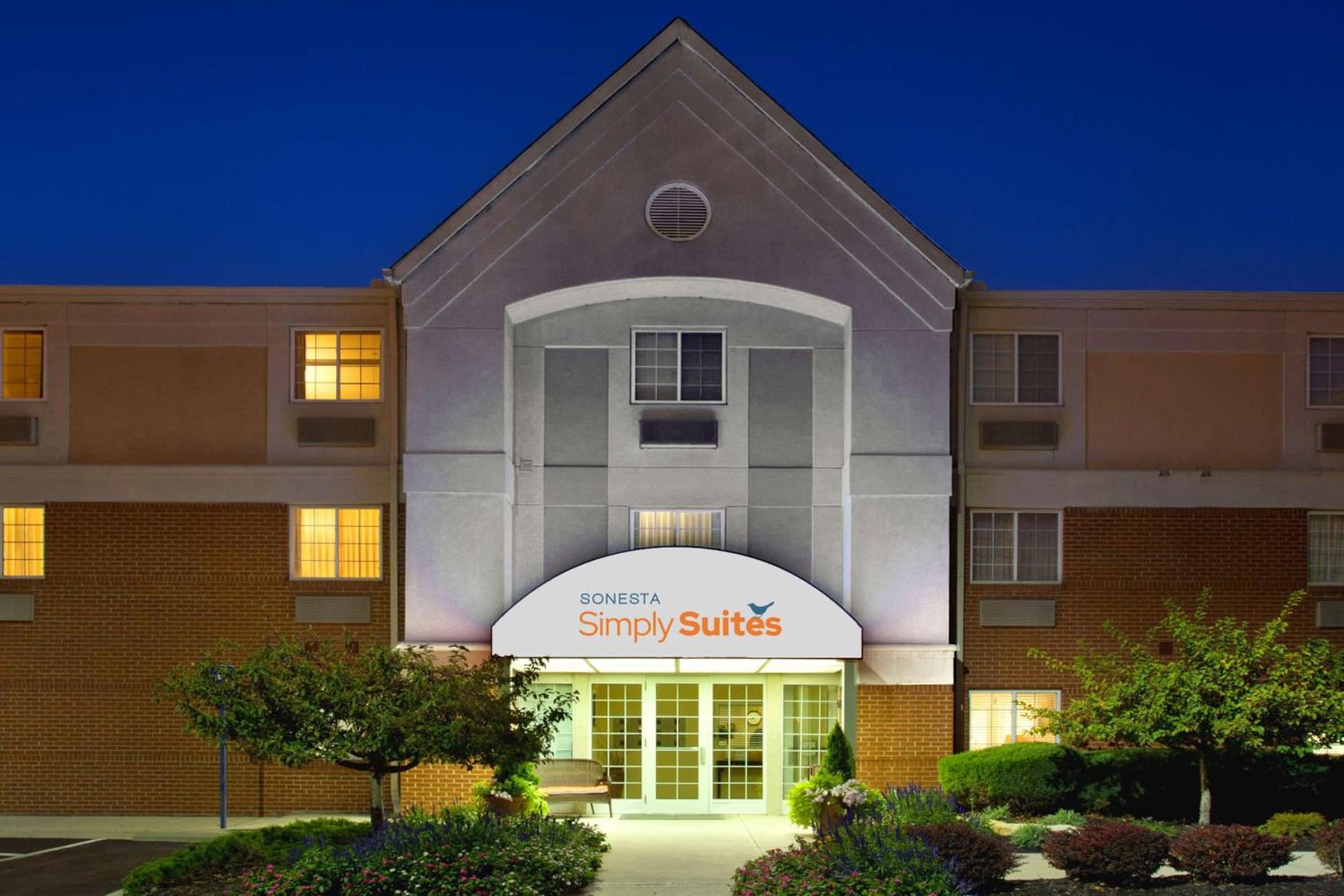 Sonesta Simply Suites Columbus Airport Gahanna featured exterior or lobby in Gahanna, OH — similar hotel