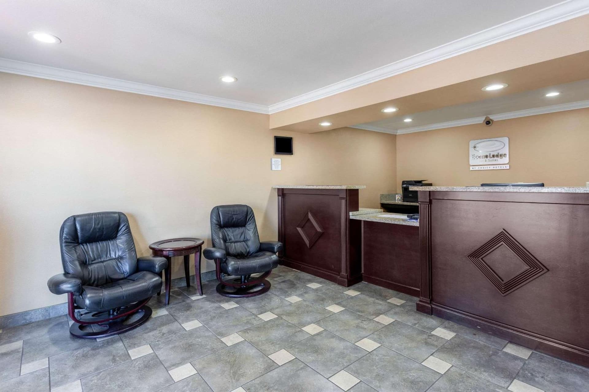 Econo Lodge Inn & Suites Escondido Downtown gallery photo in Escondido, CA — image 24