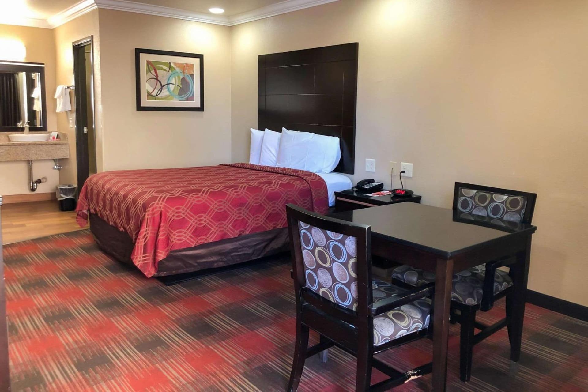 Econo Lodge Inn & Suites Escondido Downtown gallery photo in Escondido, CA — image 6