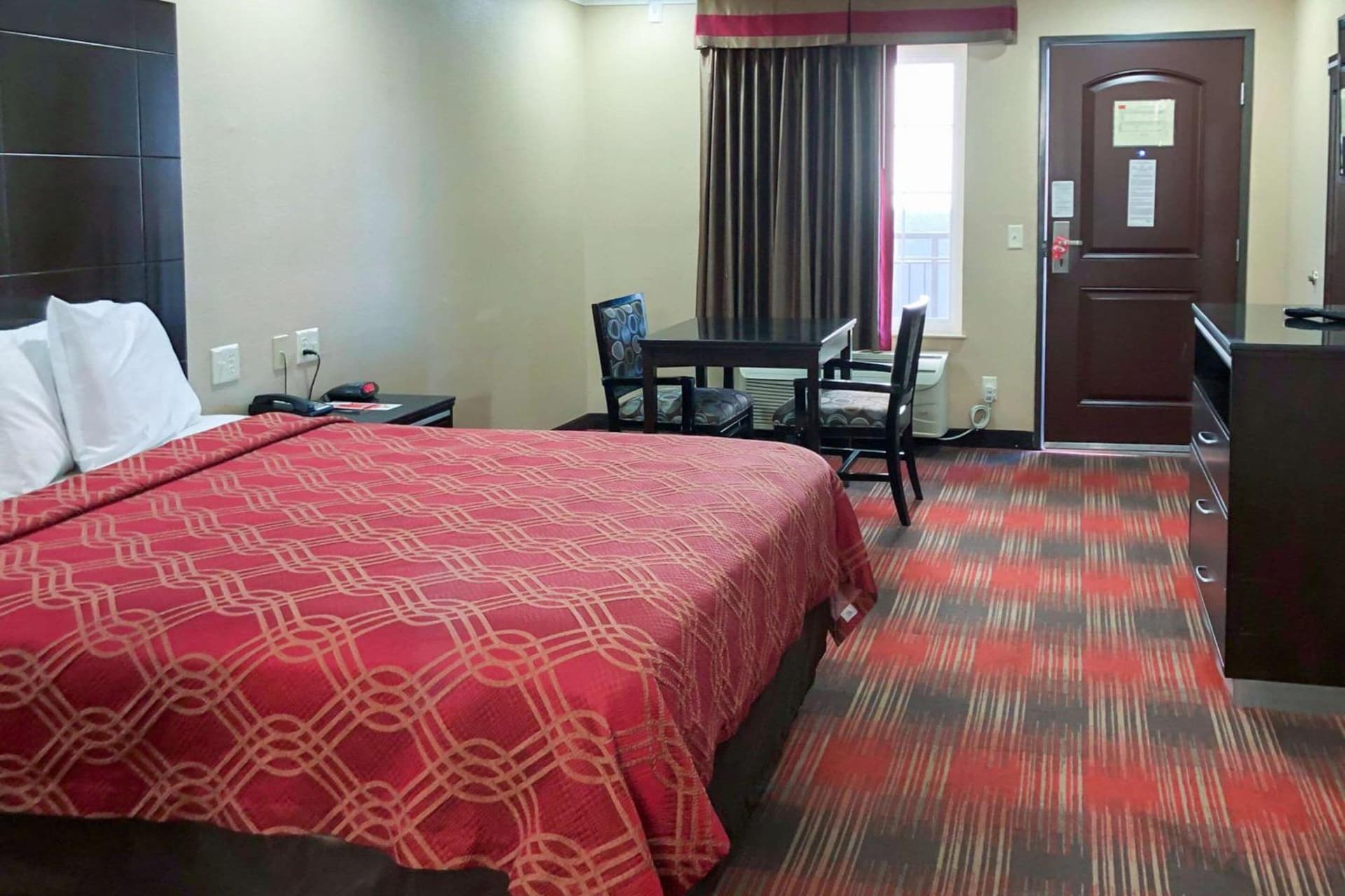 Econo Lodge Inn & Suites Escondido Downtown gallery photo in Escondido, CA — image 4
