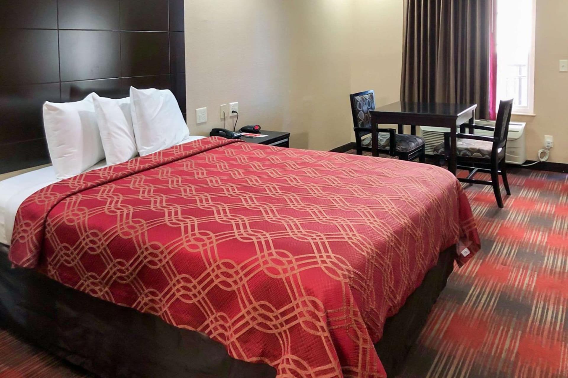 Econo Lodge Inn & Suites Escondido Downtown gallery photo in Escondido, CA — image 30