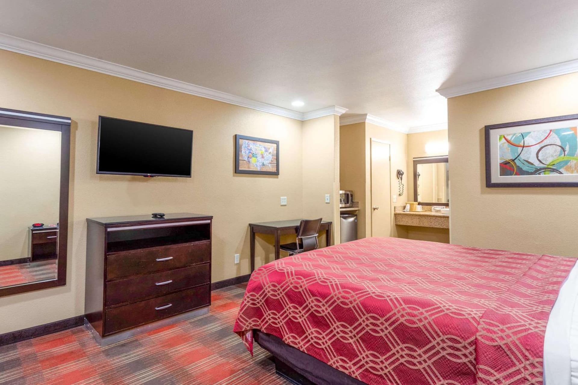 Econo Lodge Inn & Suites Escondido Downtown gallery photo in Escondido, CA — image 14